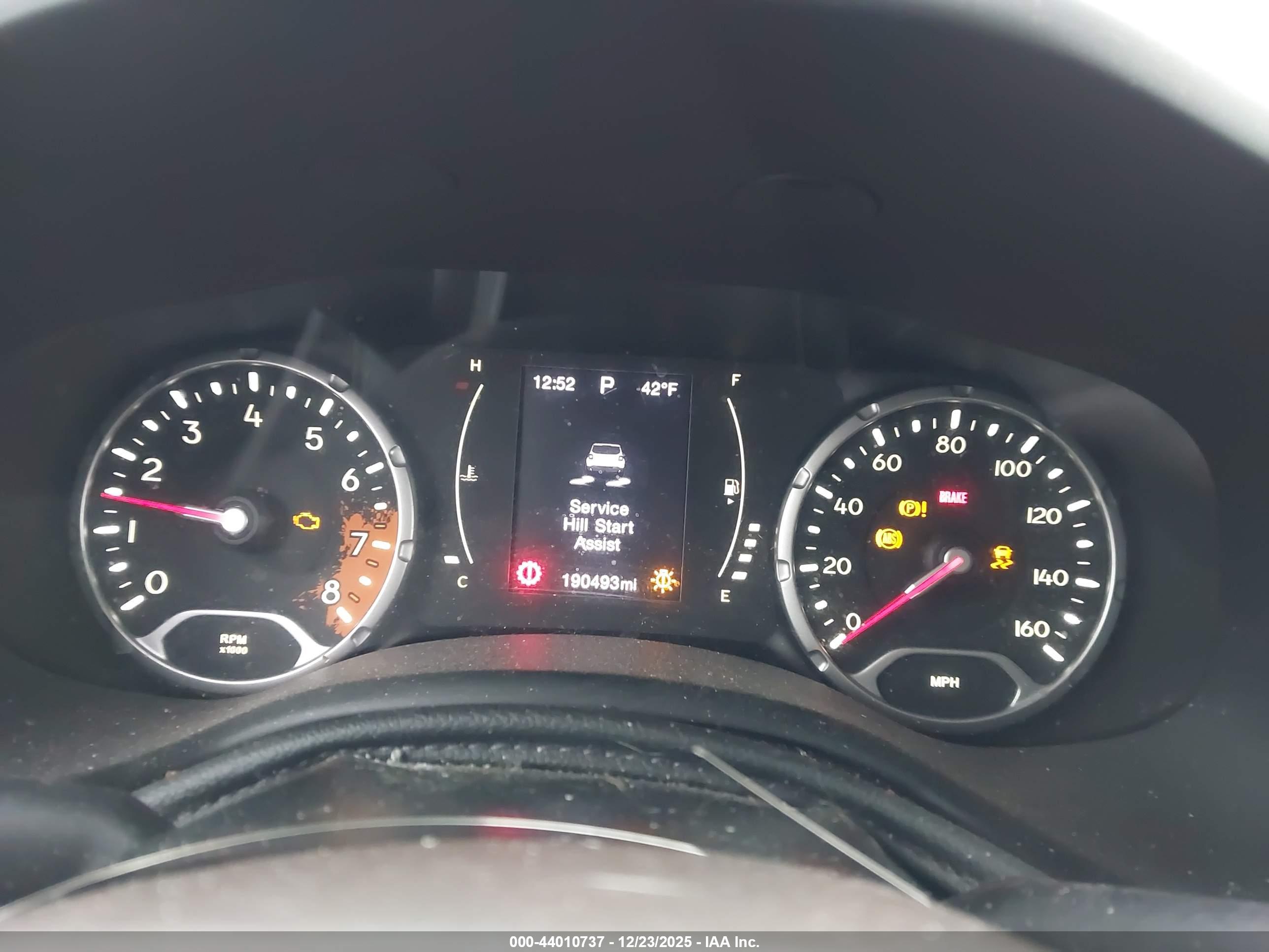 JEEP RENEGADE image 7