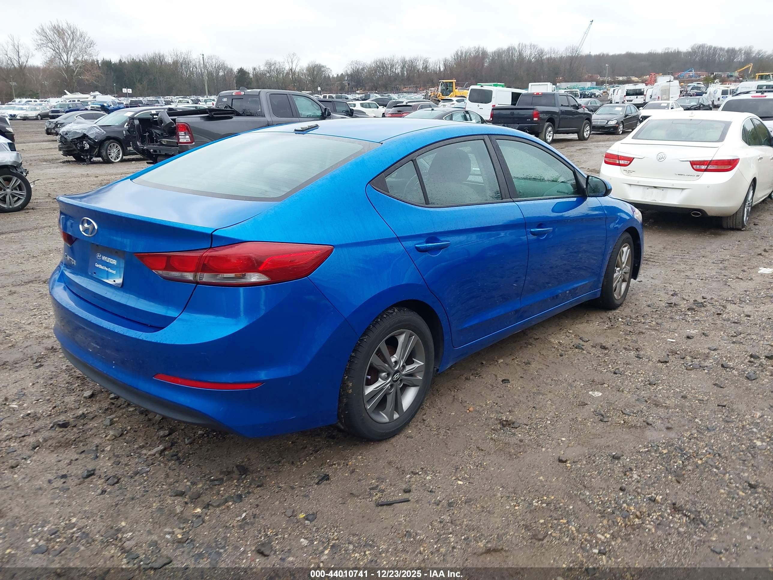 HYUNDAI ELANTRA image 4