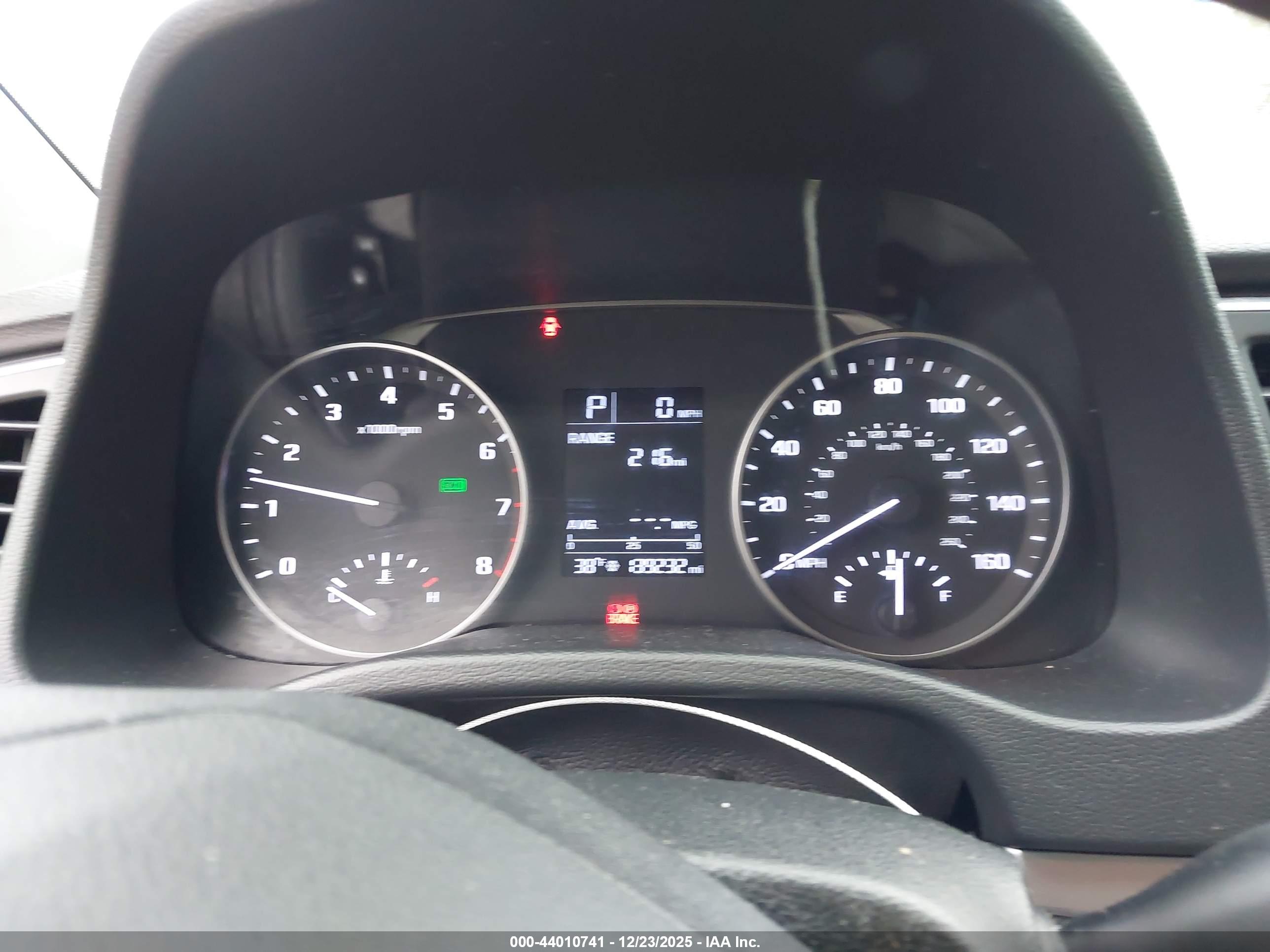 HYUNDAI ELANTRA image 7