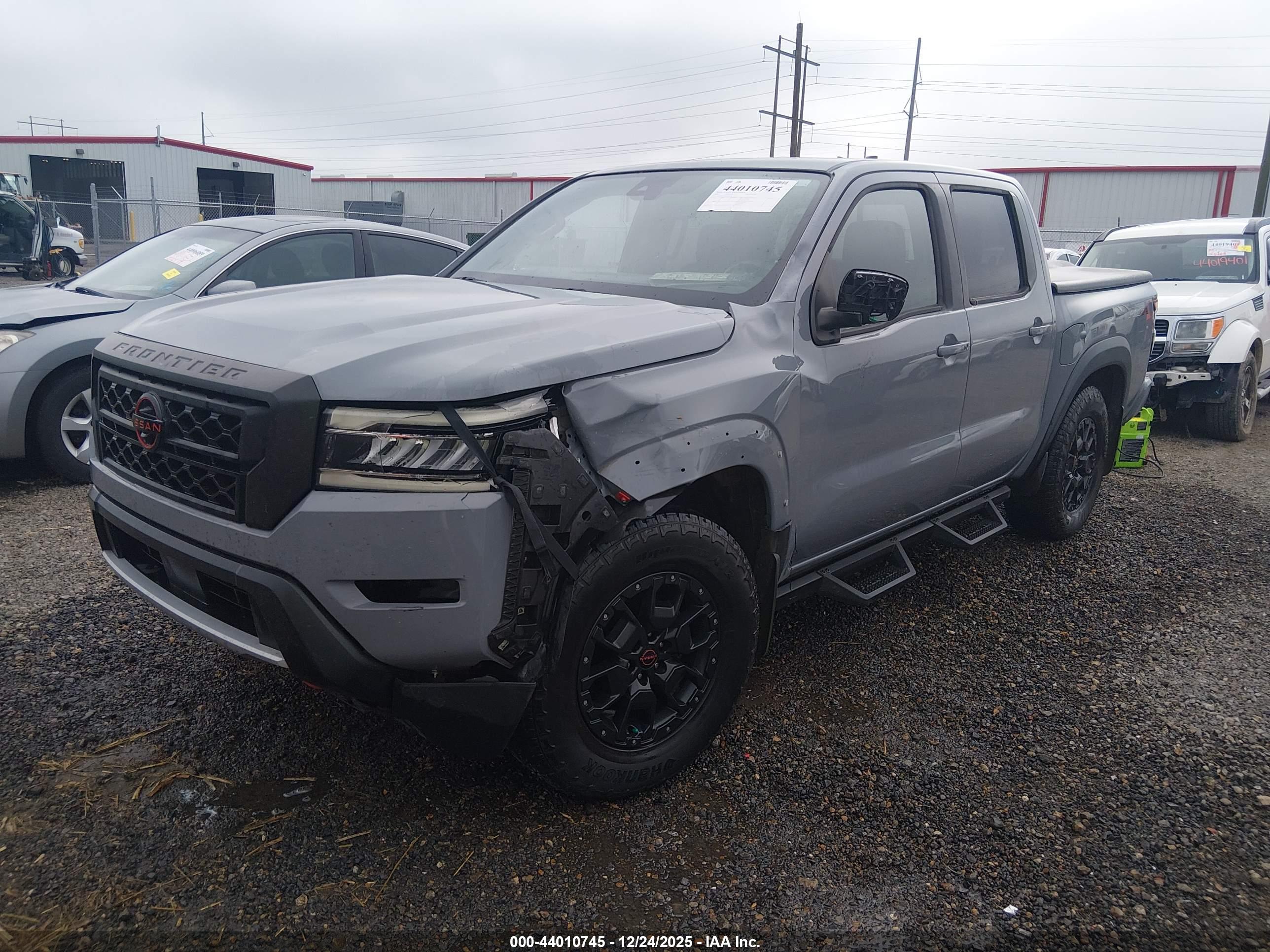 NISSAN FRONTIER image 2