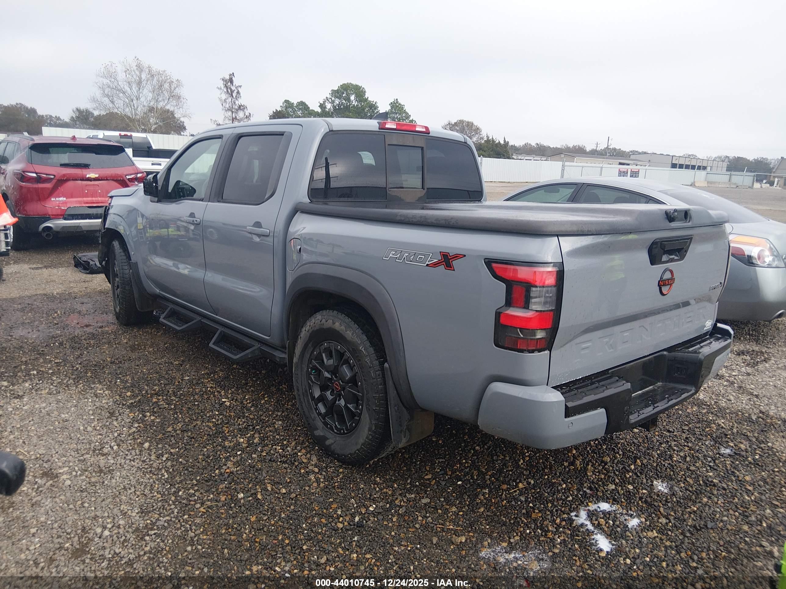NISSAN FRONTIER image 3
