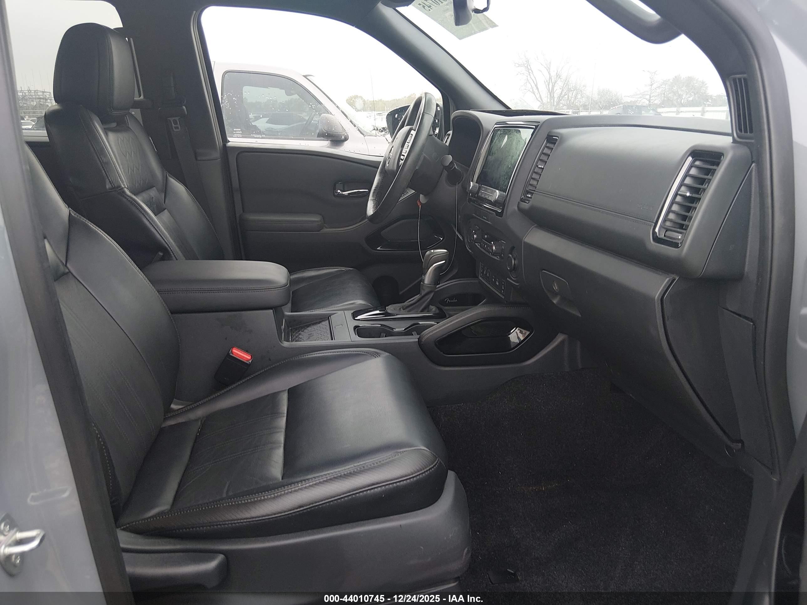NISSAN FRONTIER image 5