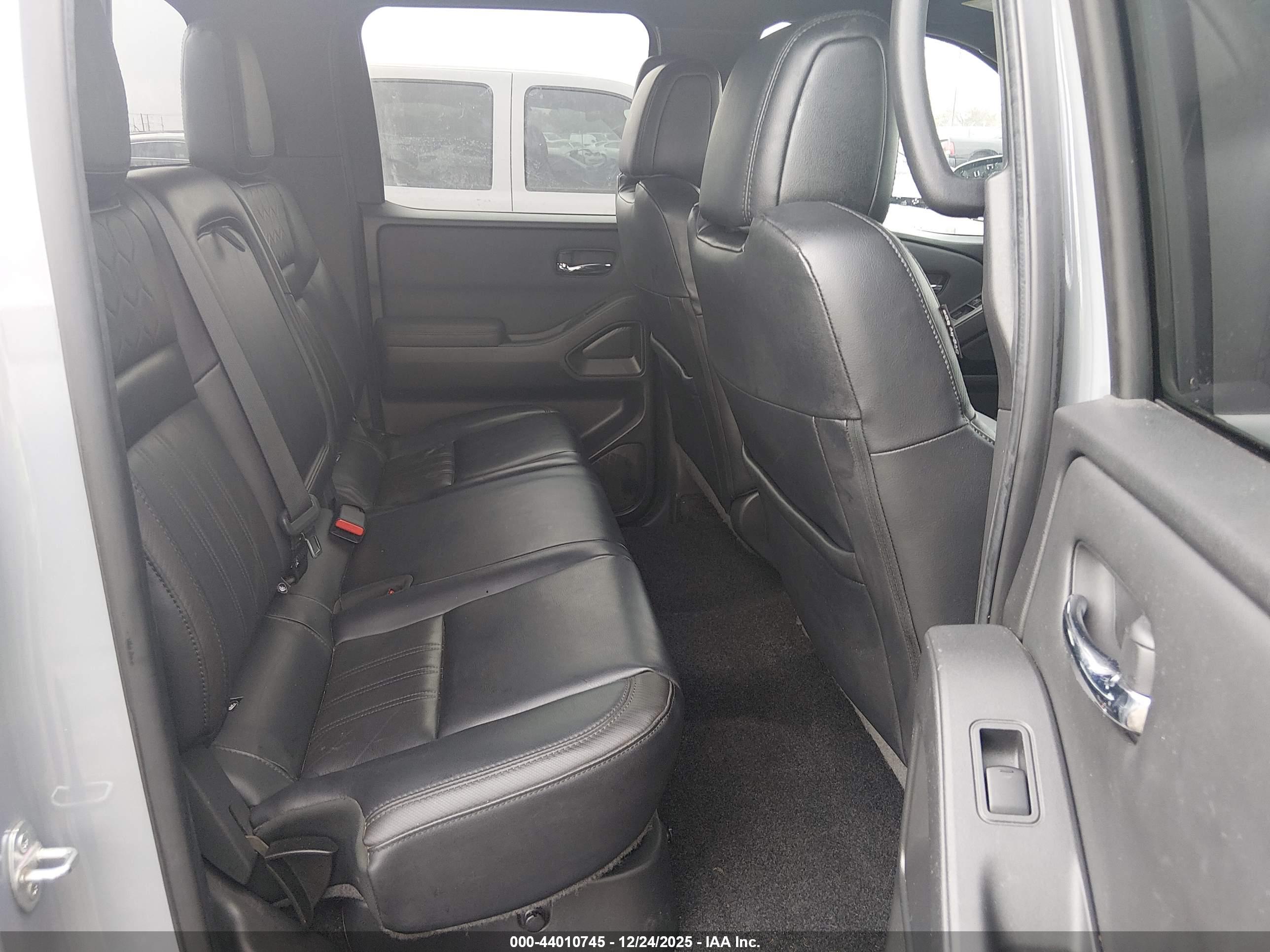 NISSAN FRONTIER image 8