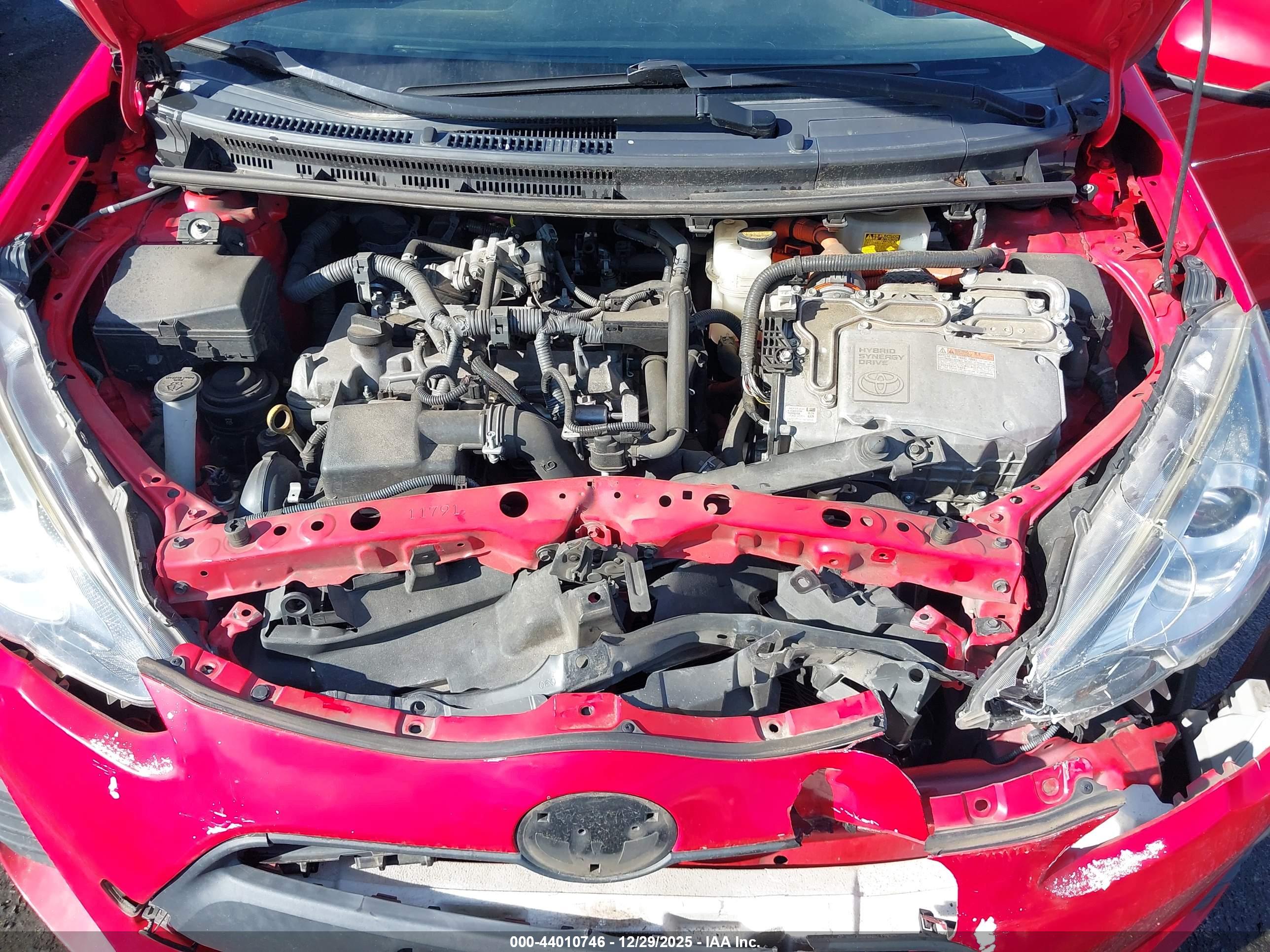 TOYOTA PRIUS image 10