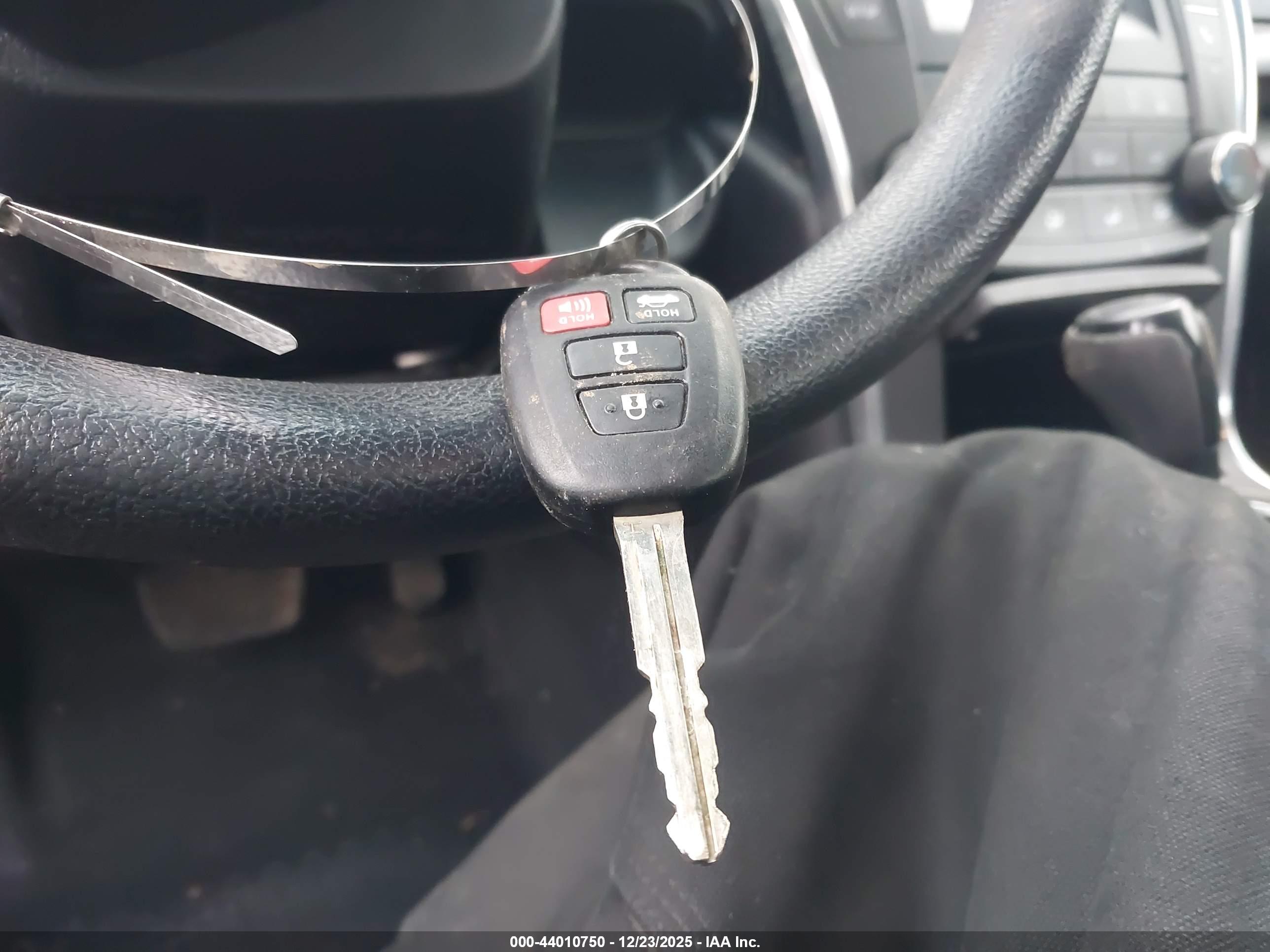 TOYOTA CAMRY image 11
