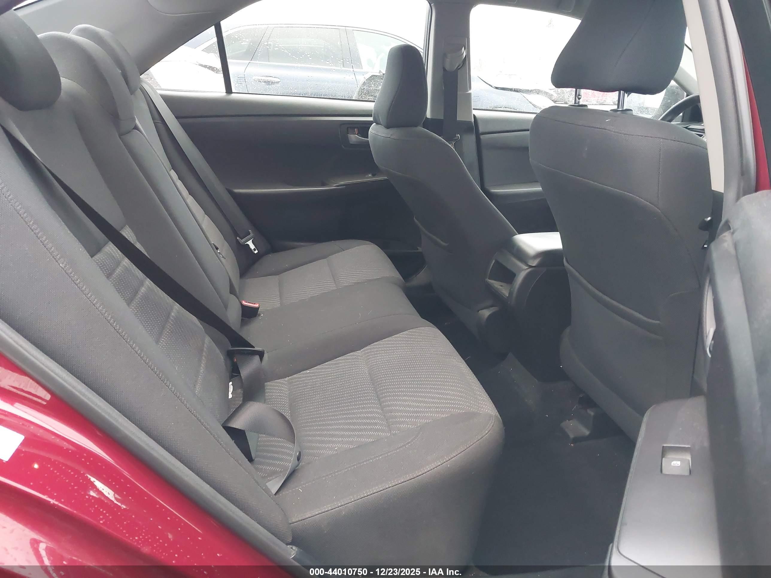 TOYOTA CAMRY image 8