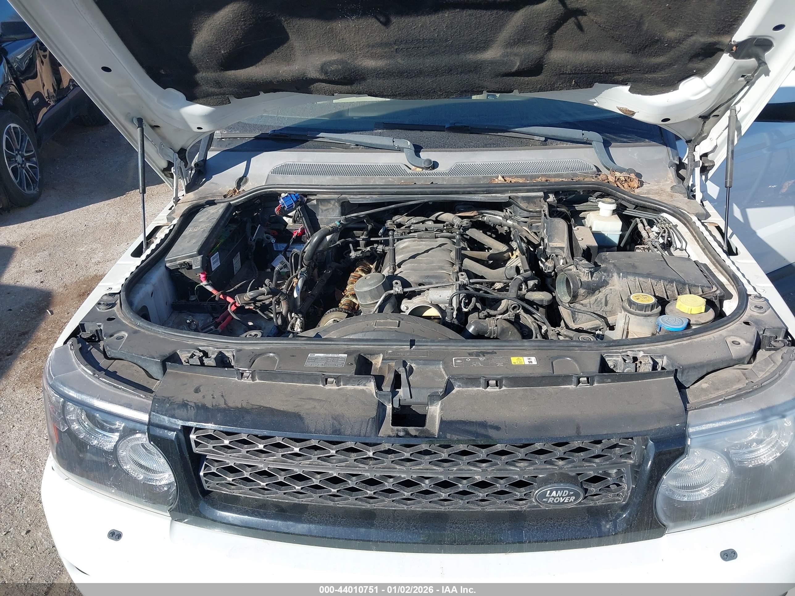 LAND ROVER image 10