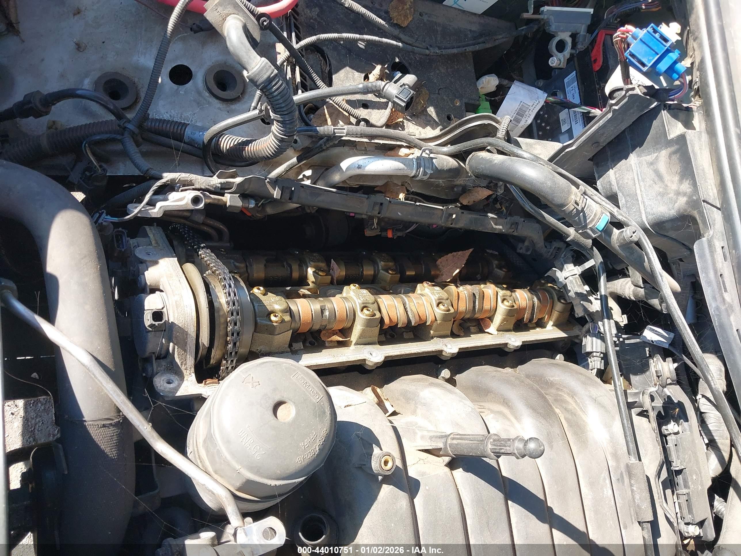 LAND ROVER image 6