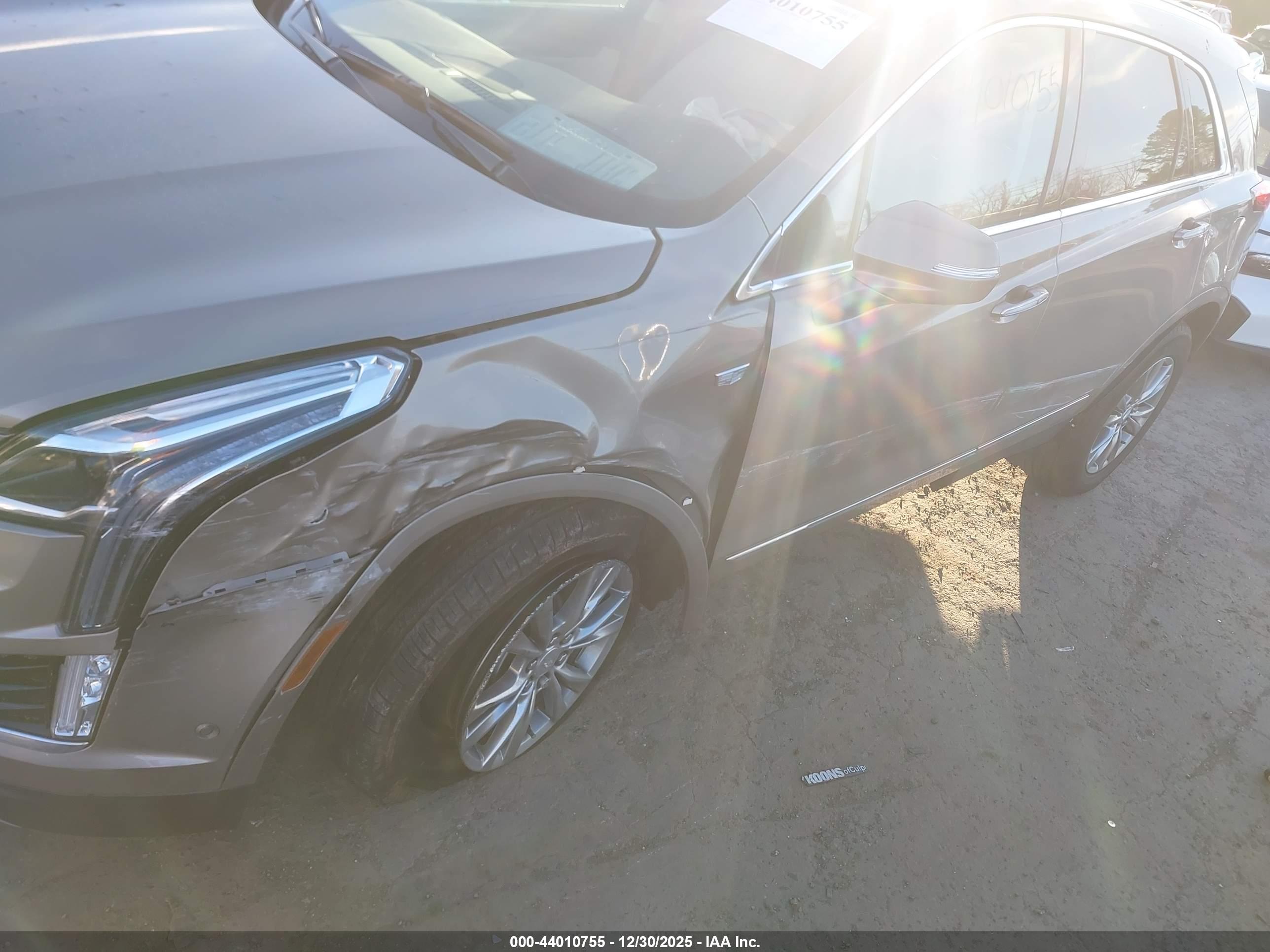 CADILLAC XT5 image 6
