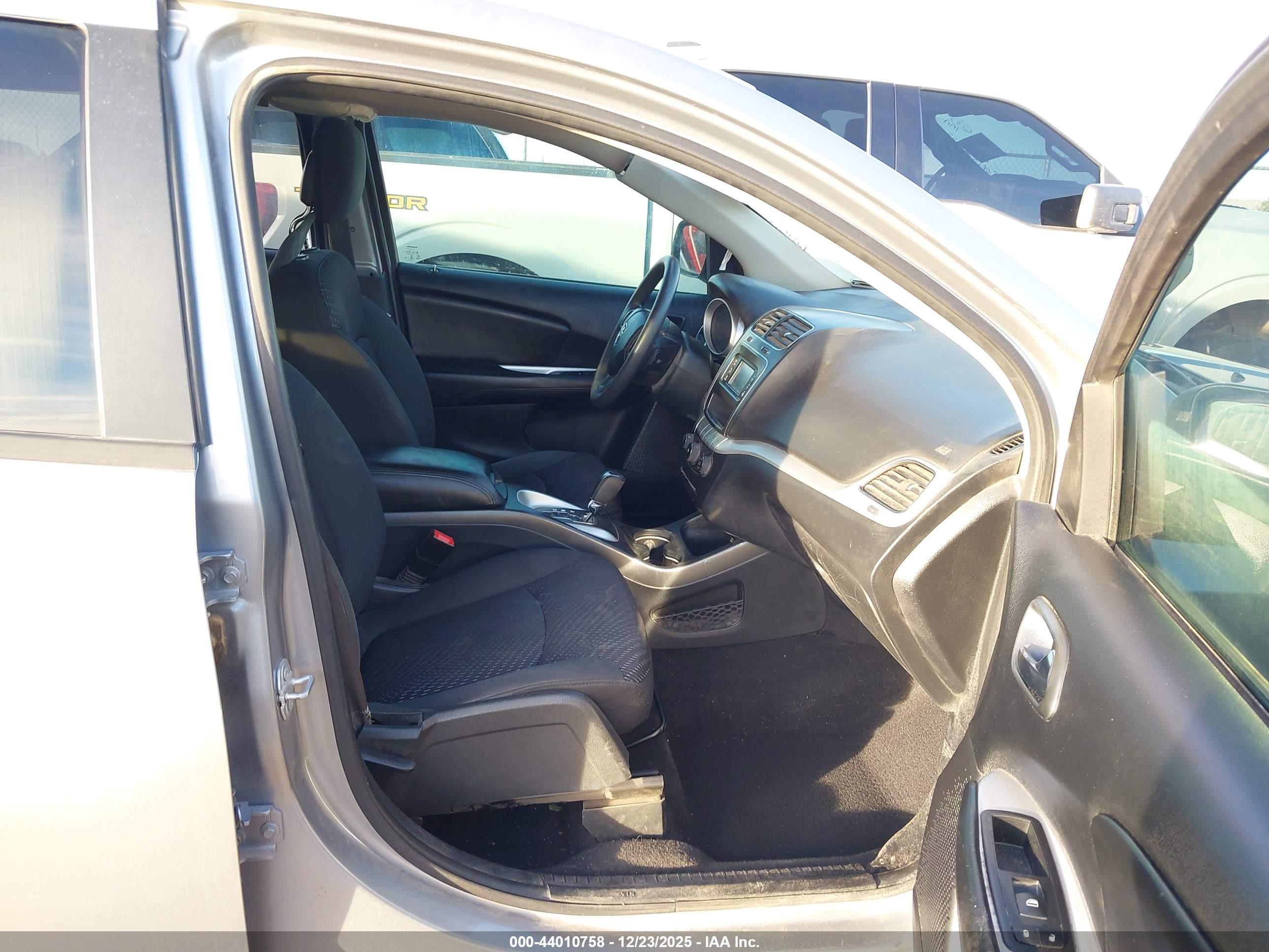 DODGE JOURNEY image 5
