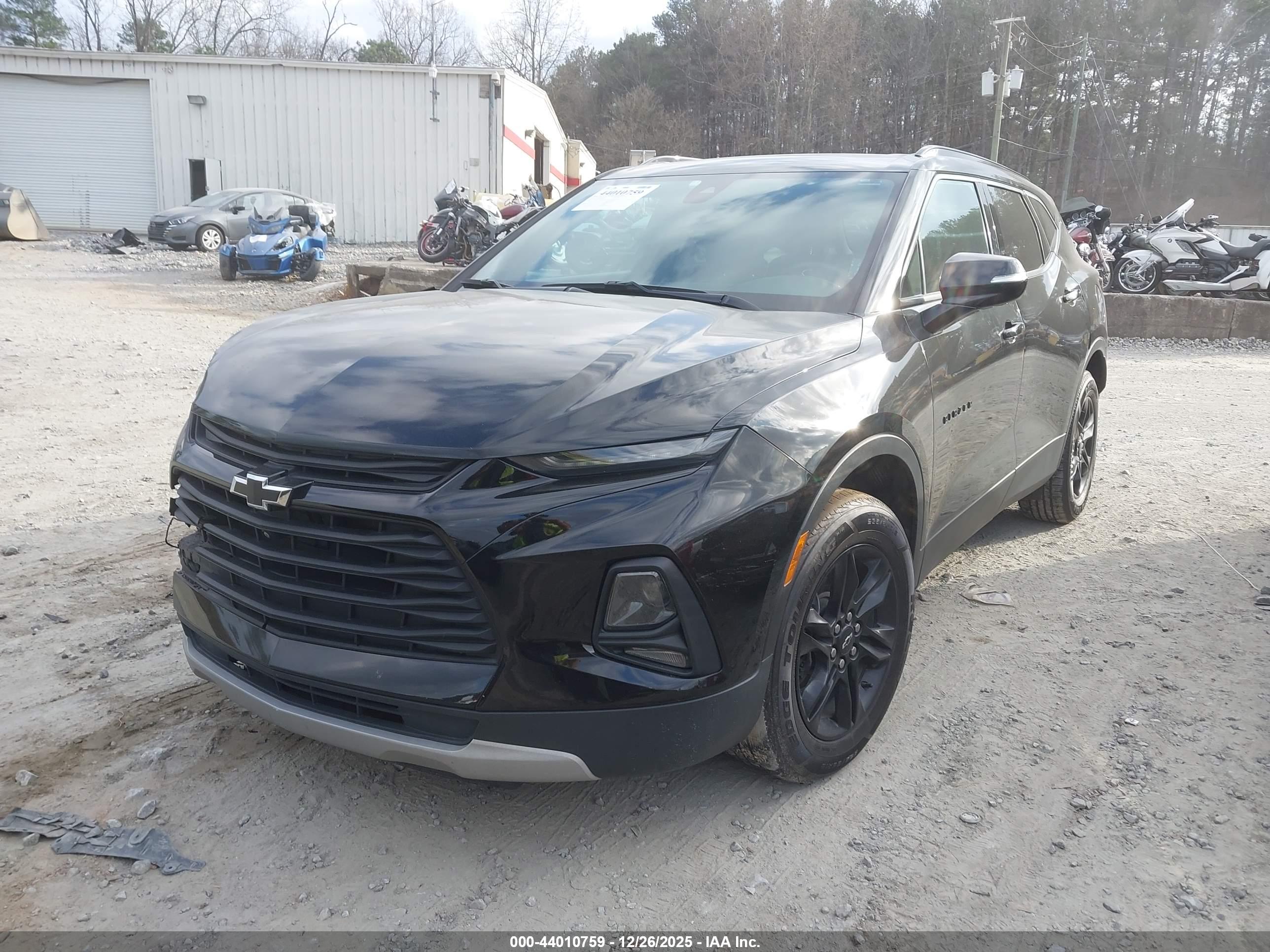CHEVROLET BLAZER image 2