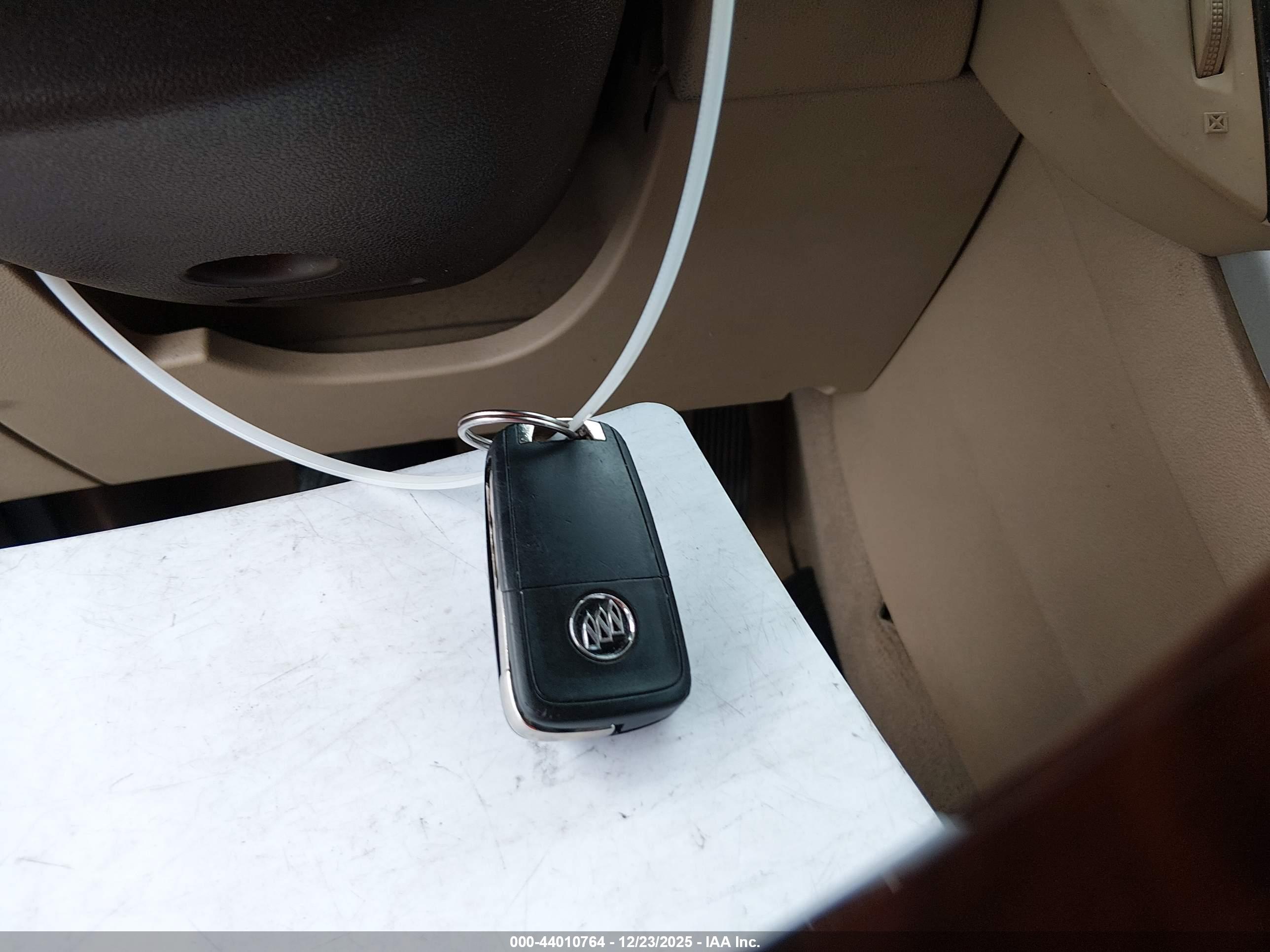 BUICK LACROSSE image 11