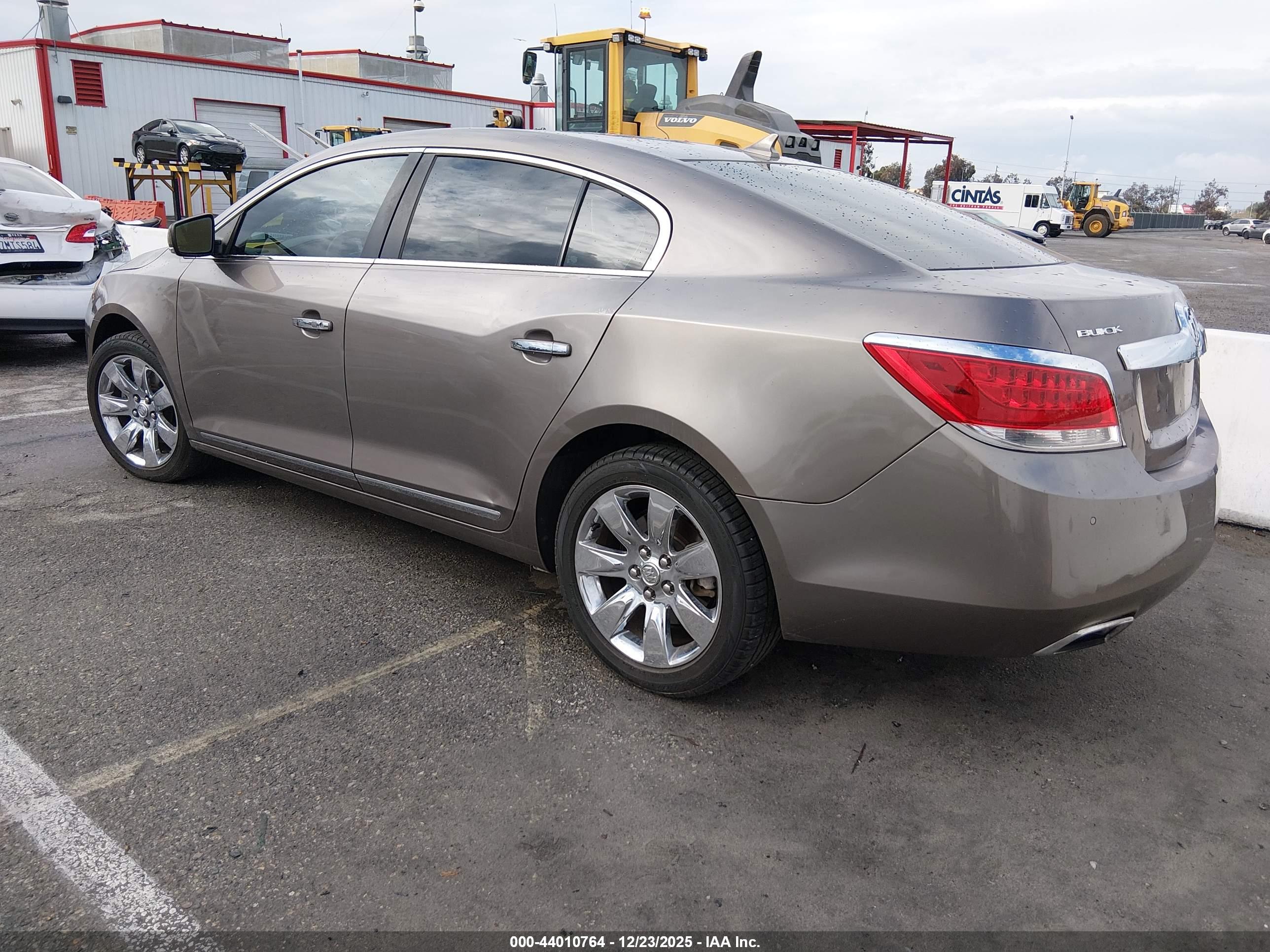 BUICK LACROSSE image 3