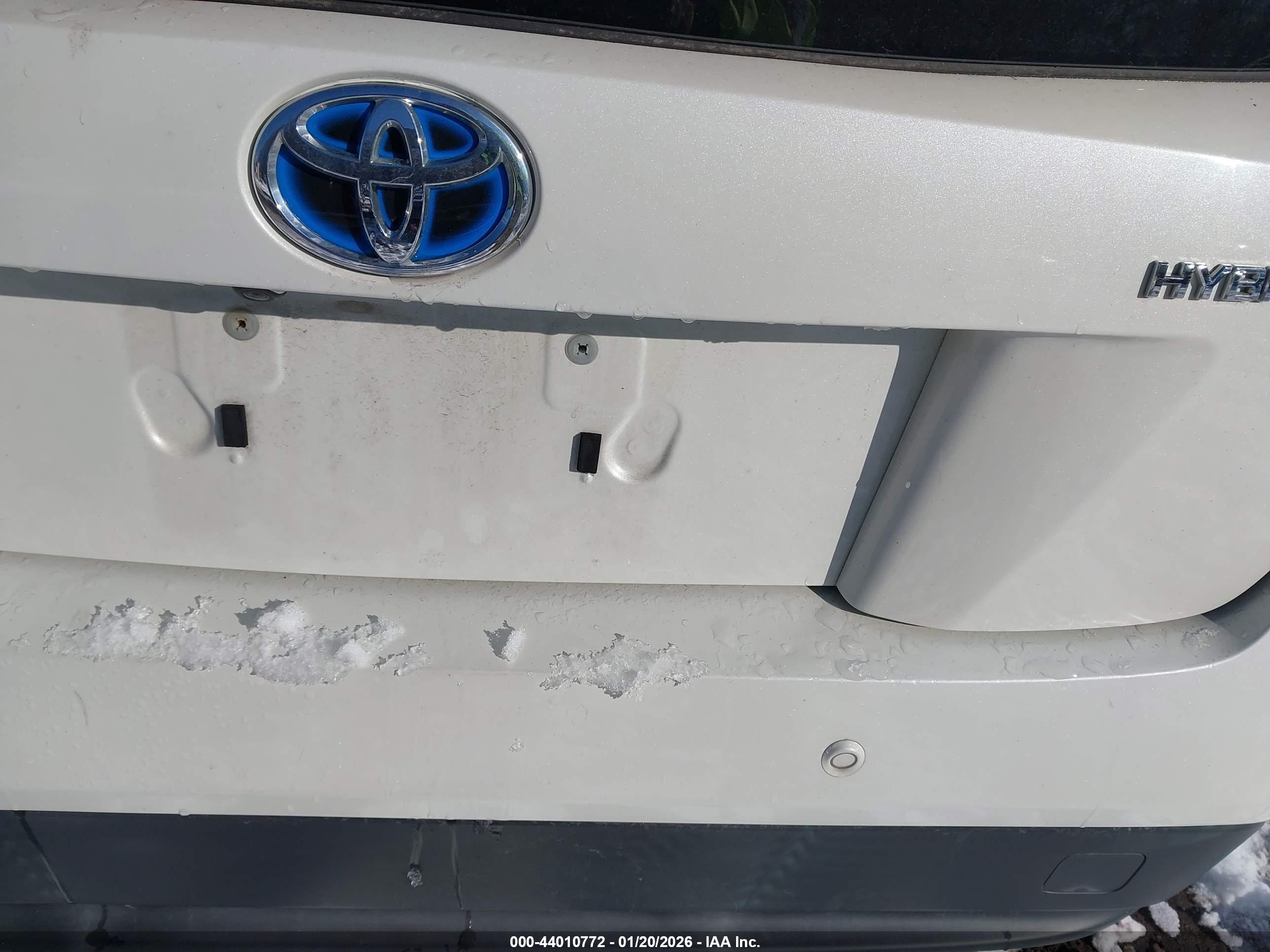 TOYOTA PRIUS image 6