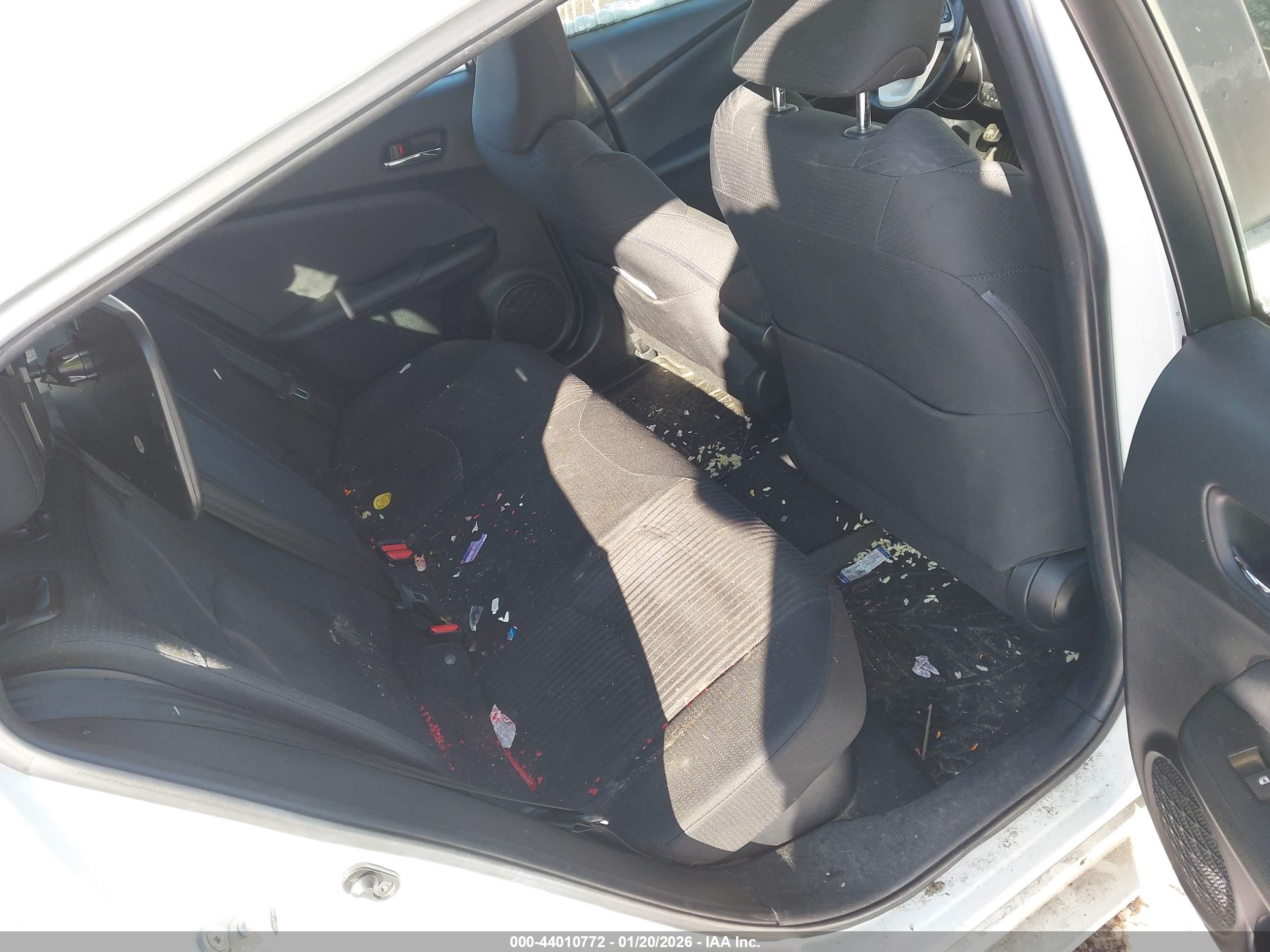 TOYOTA PRIUS image 8