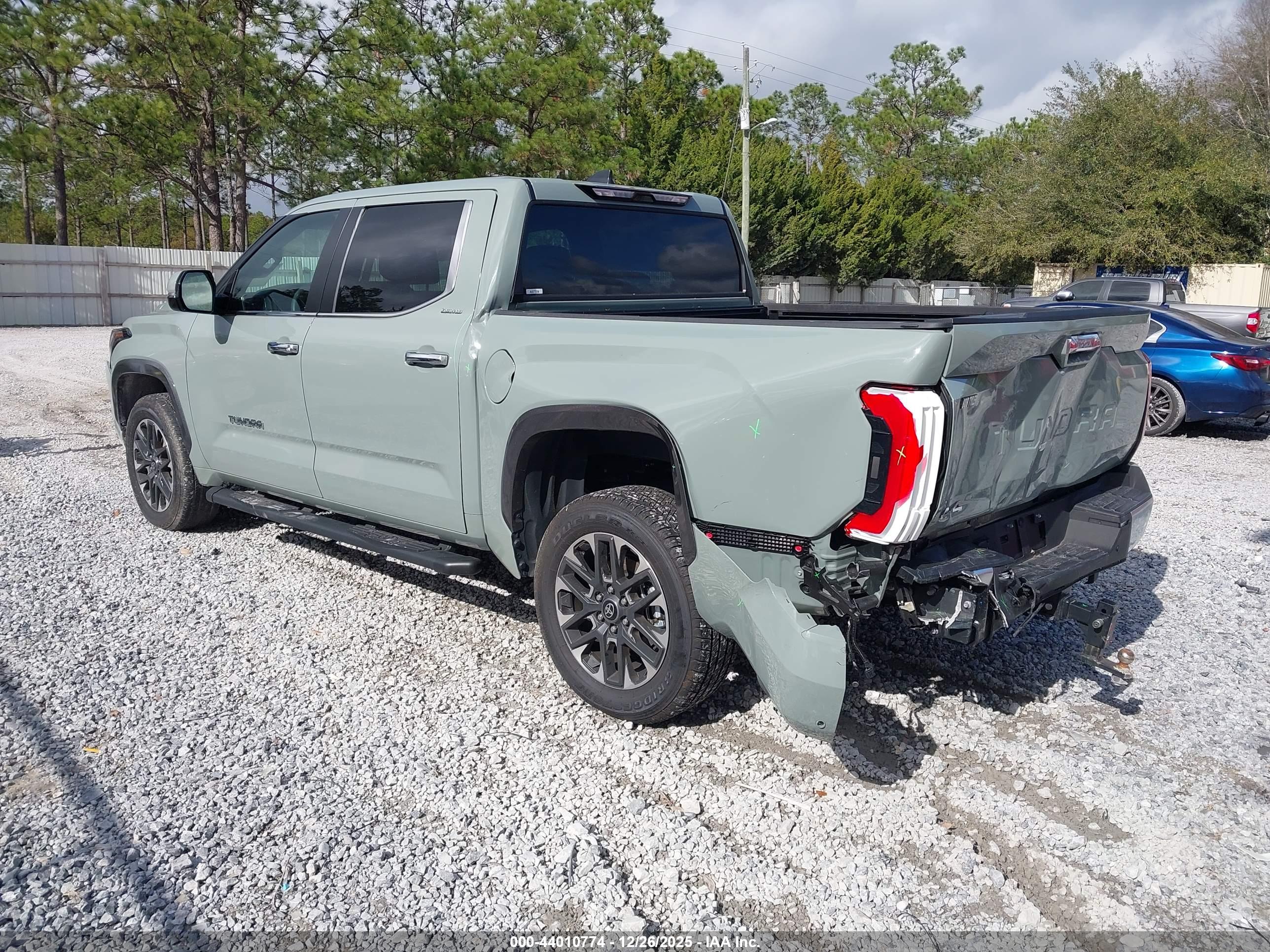 TOYOTA TUNDRA image 3