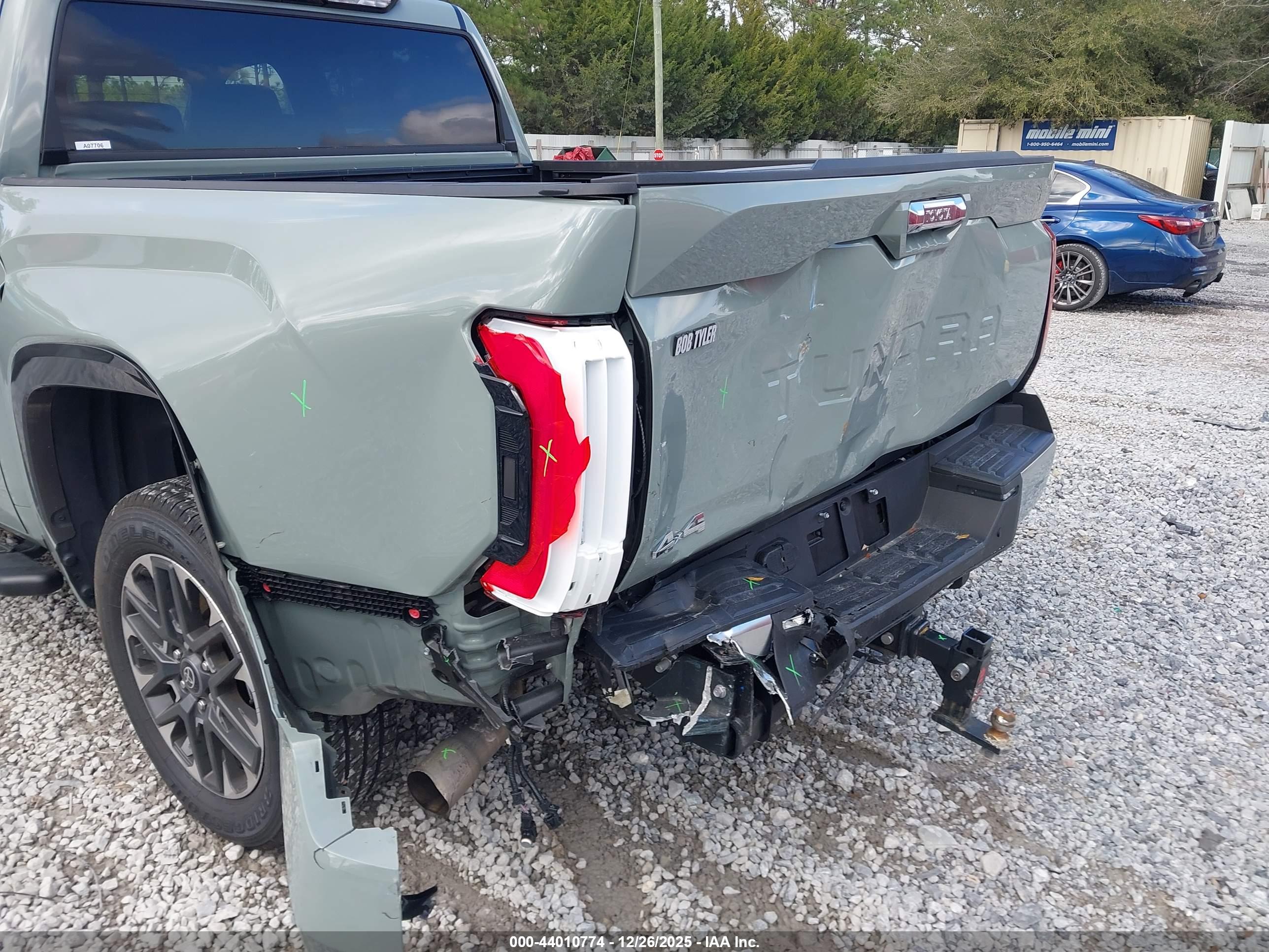 TOYOTA TUNDRA image 6