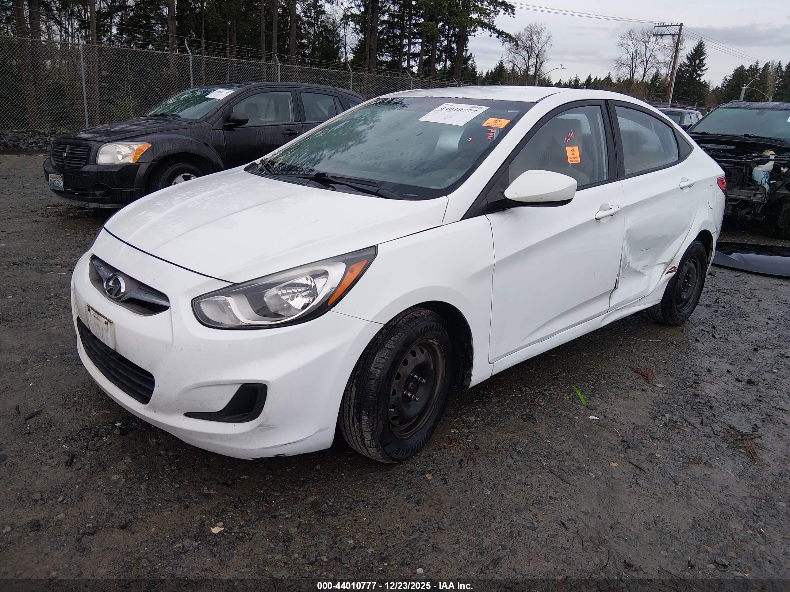 HYUNDAI ACCENT image 2