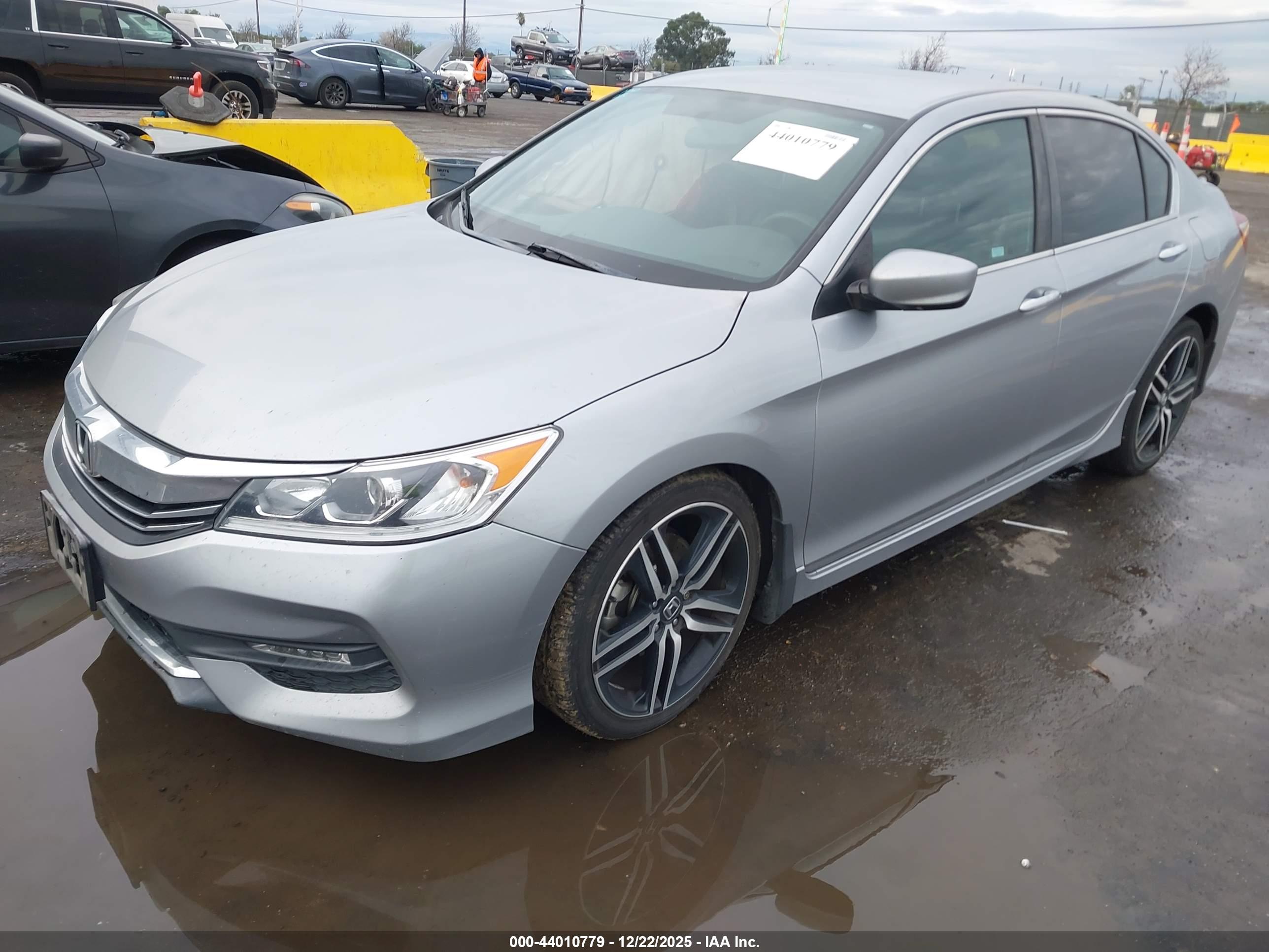 HONDA ACCORD image 2