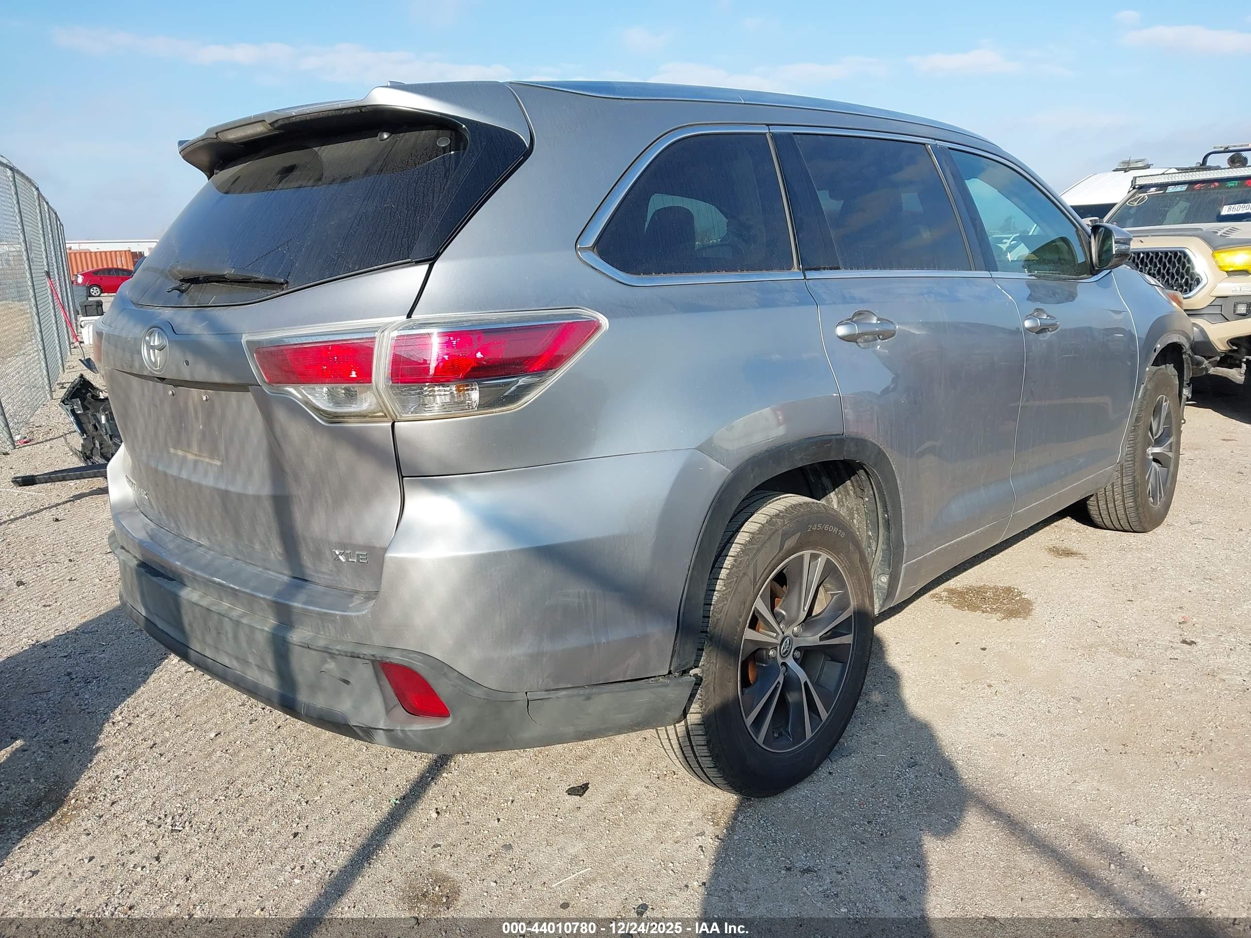TOYOTA HIGHLANDER image 4