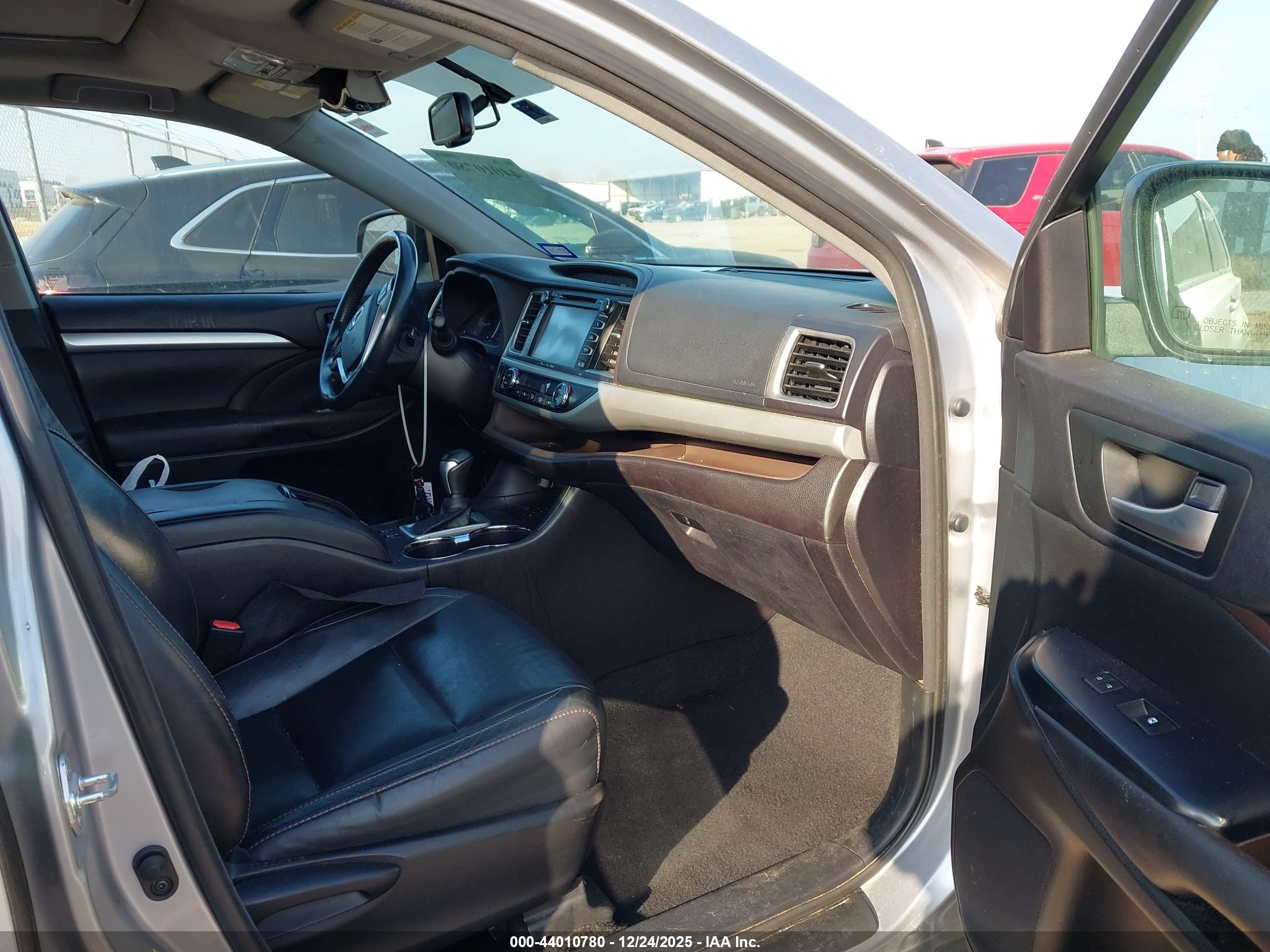 TOYOTA HIGHLANDER image 5