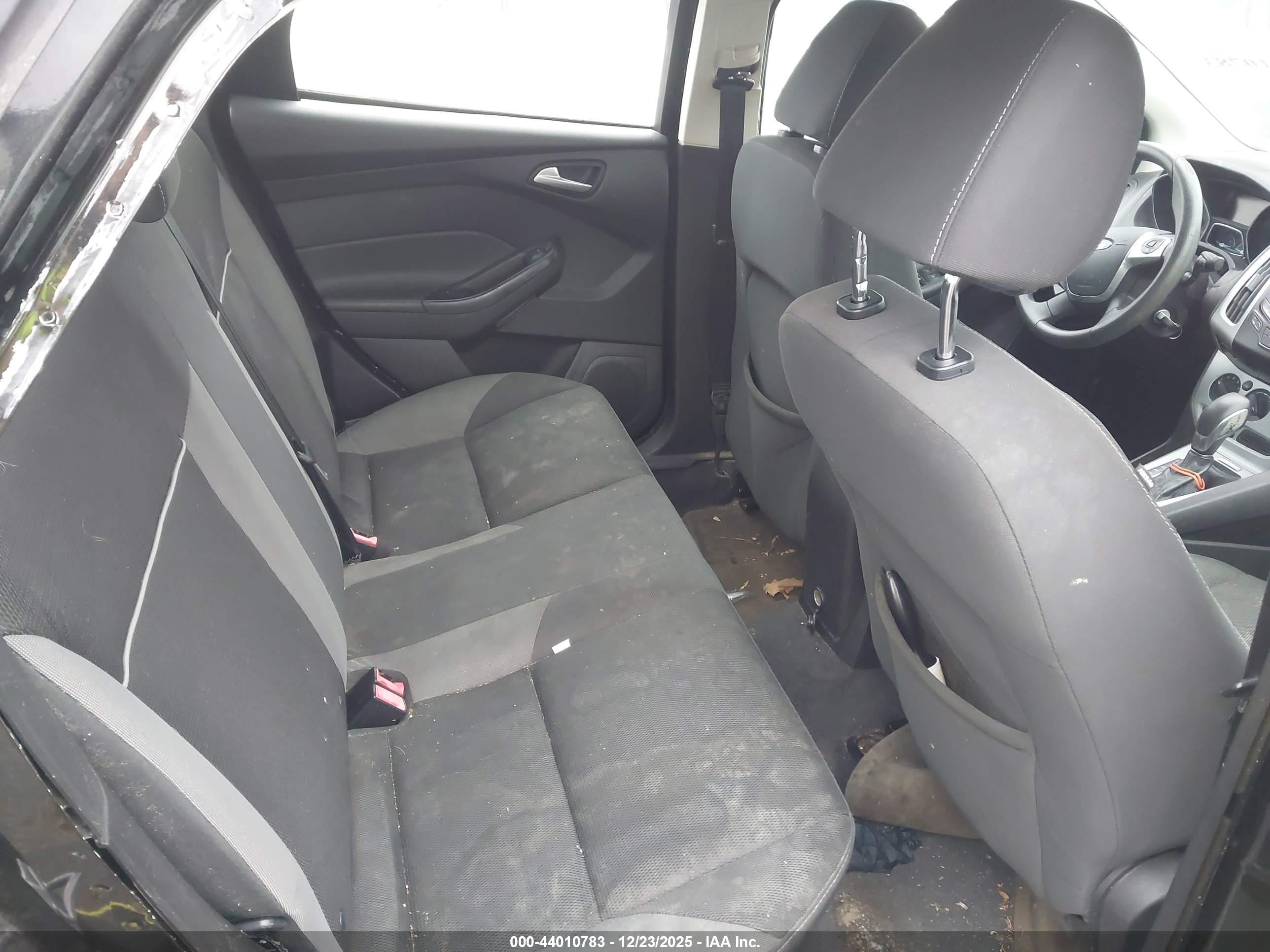 FORD FOCUS image 8