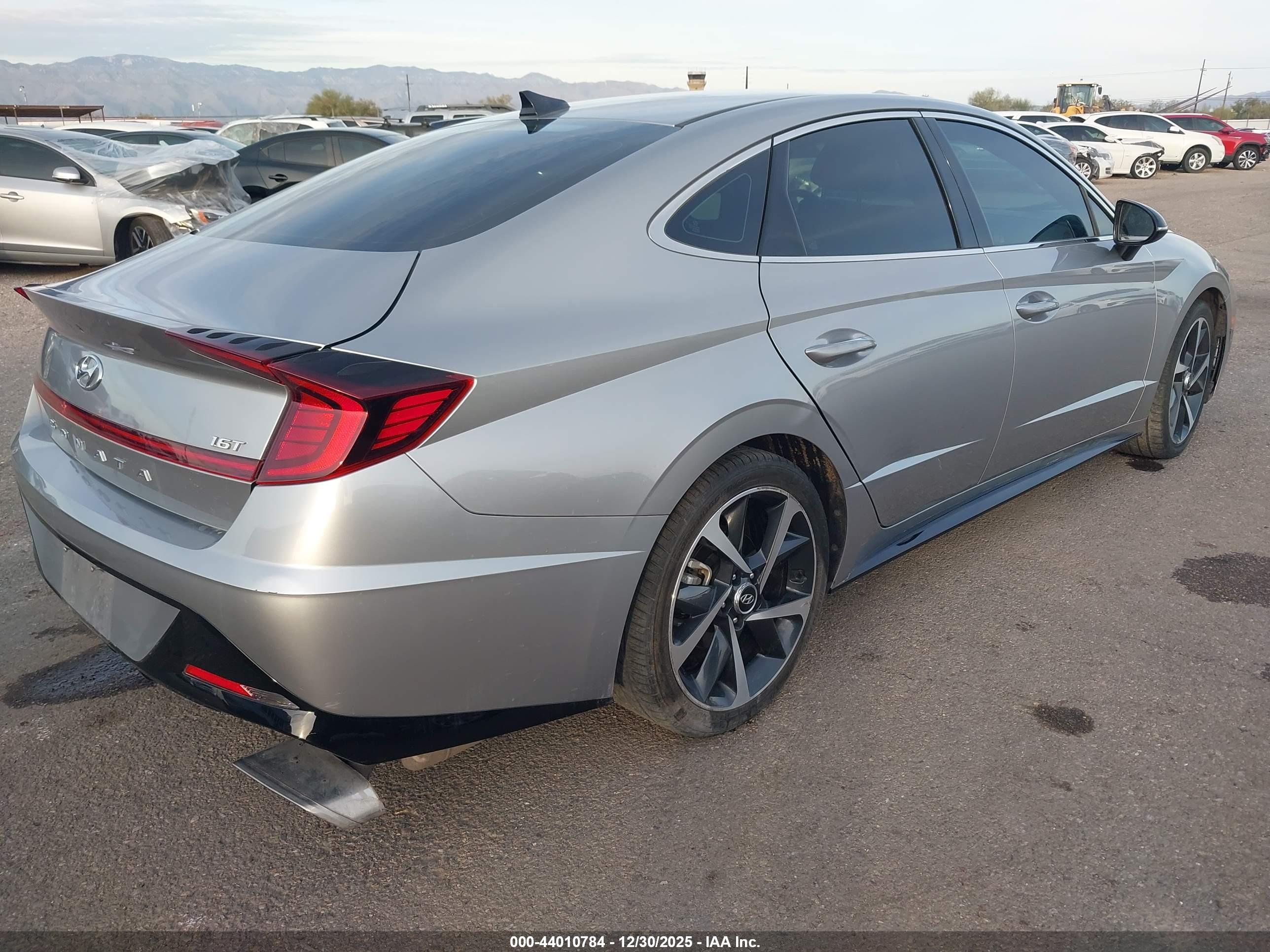 HYUNDAI SONATA image 4