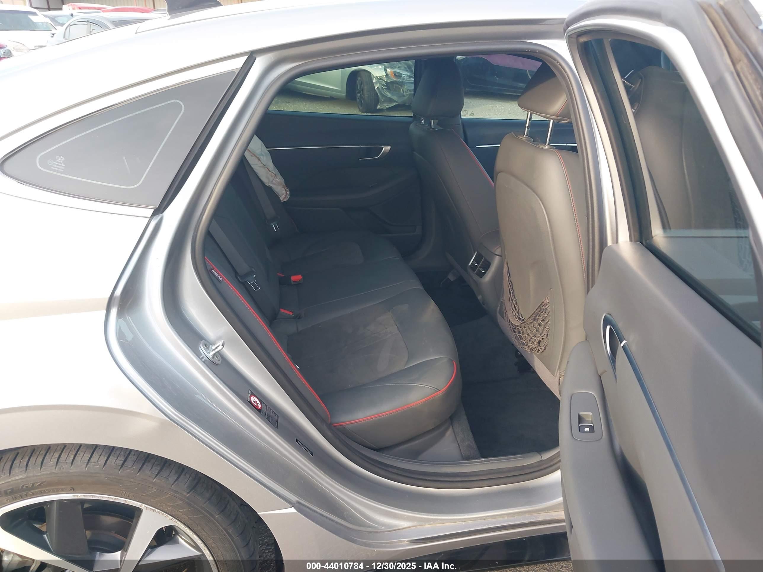 HYUNDAI SONATA image 8