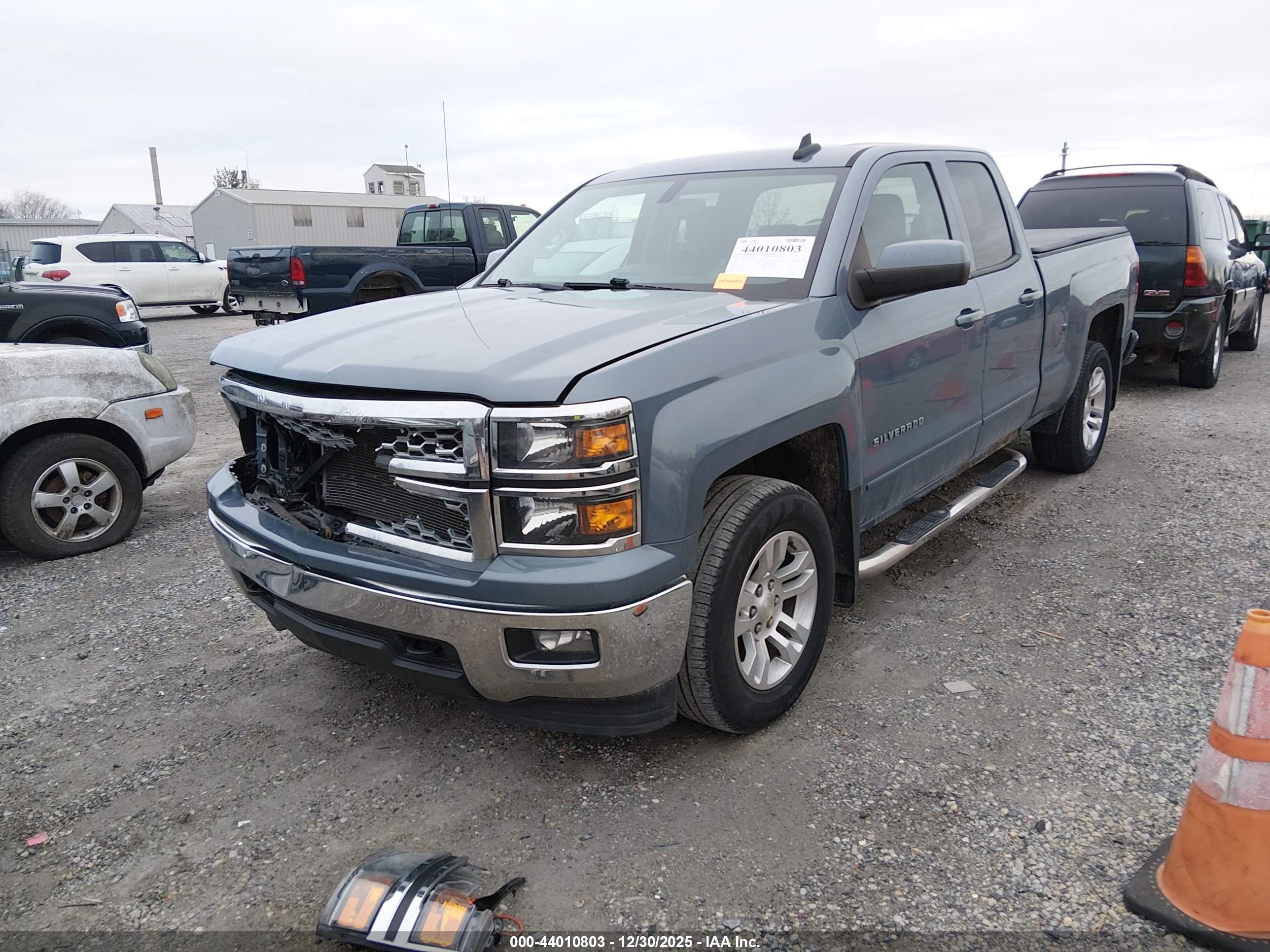 CHEVROLET SILVERADO image 2