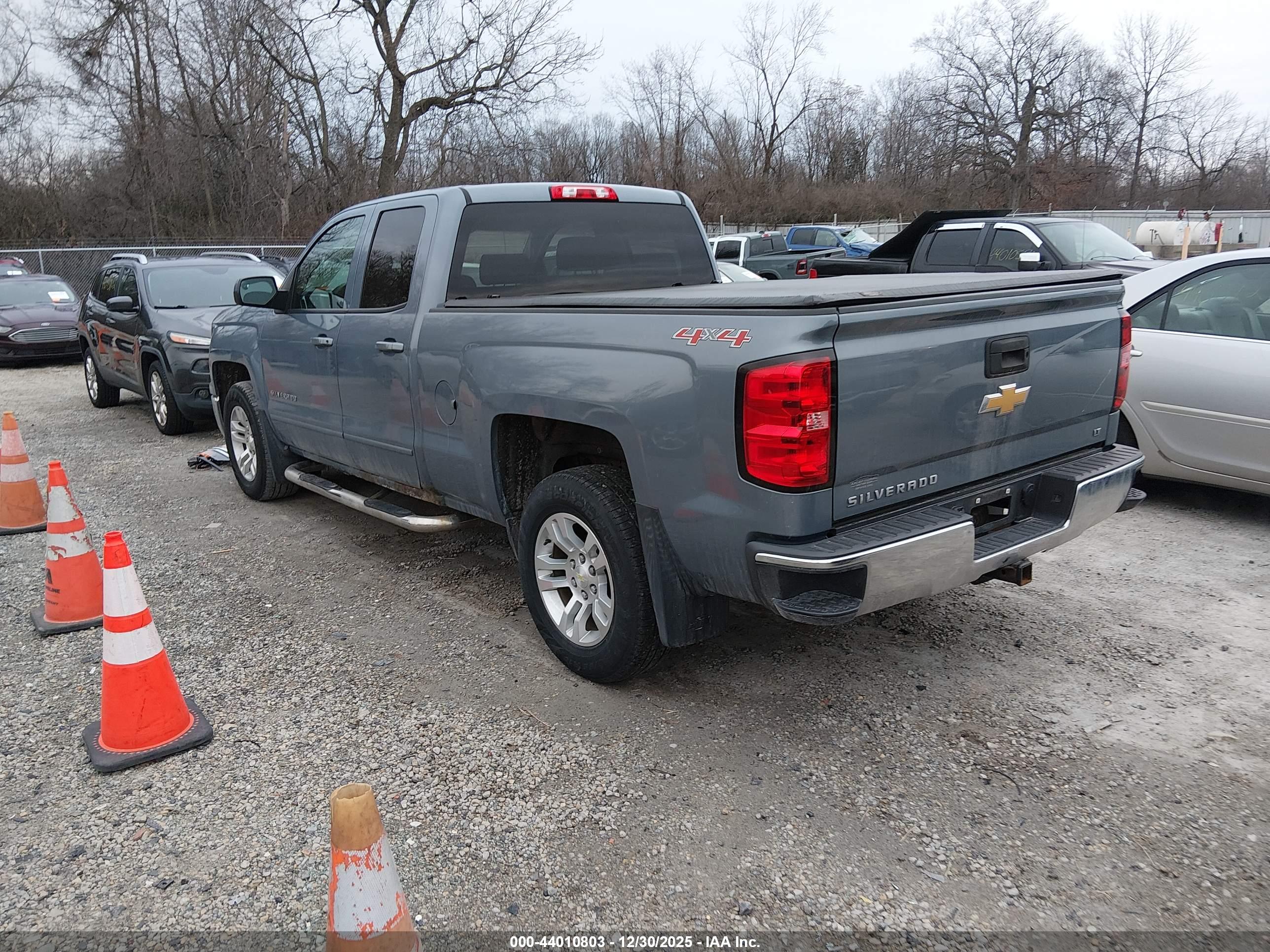 CHEVROLET SILVERADO image 3