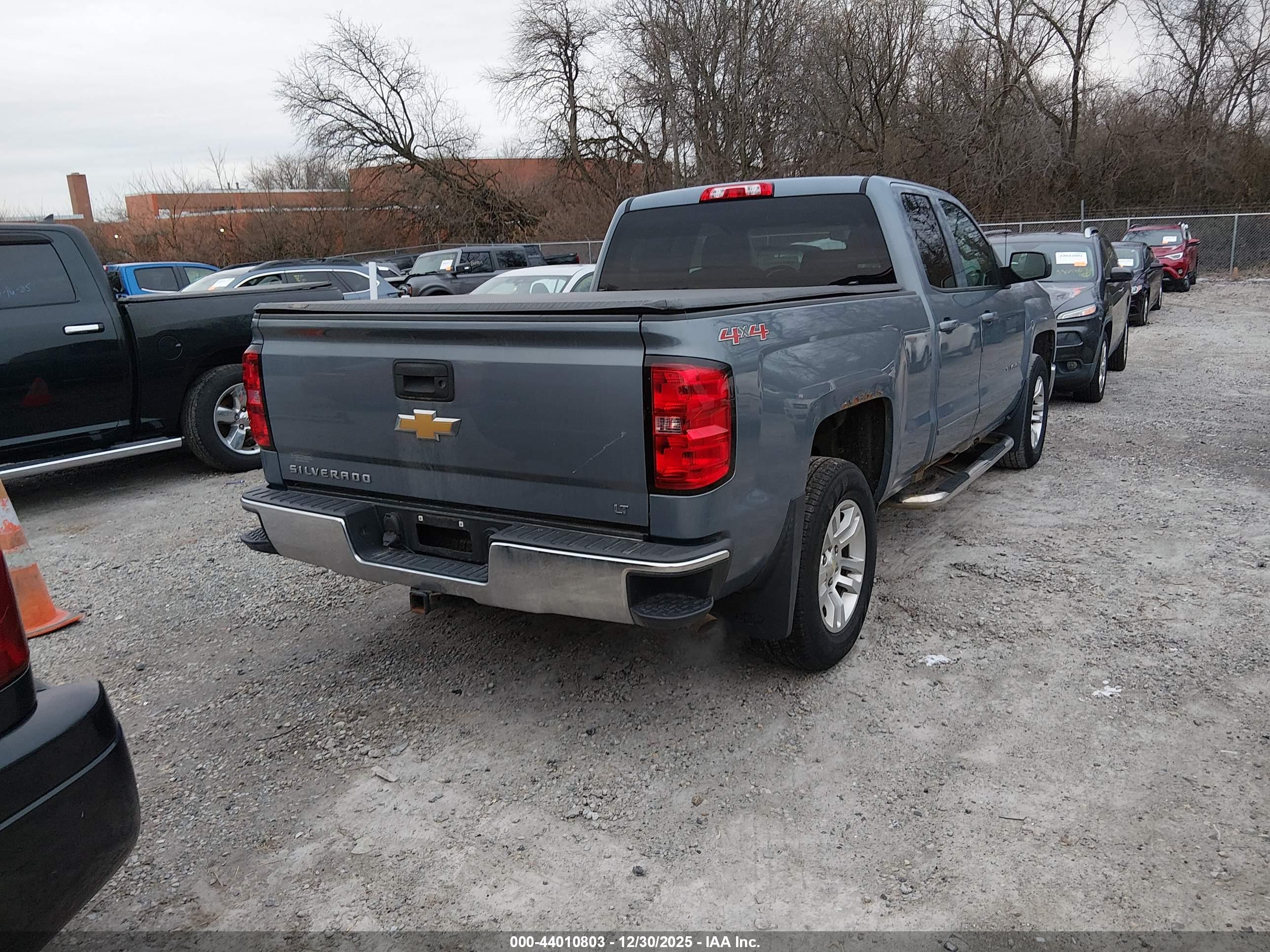 CHEVROLET SILVERADO image 4