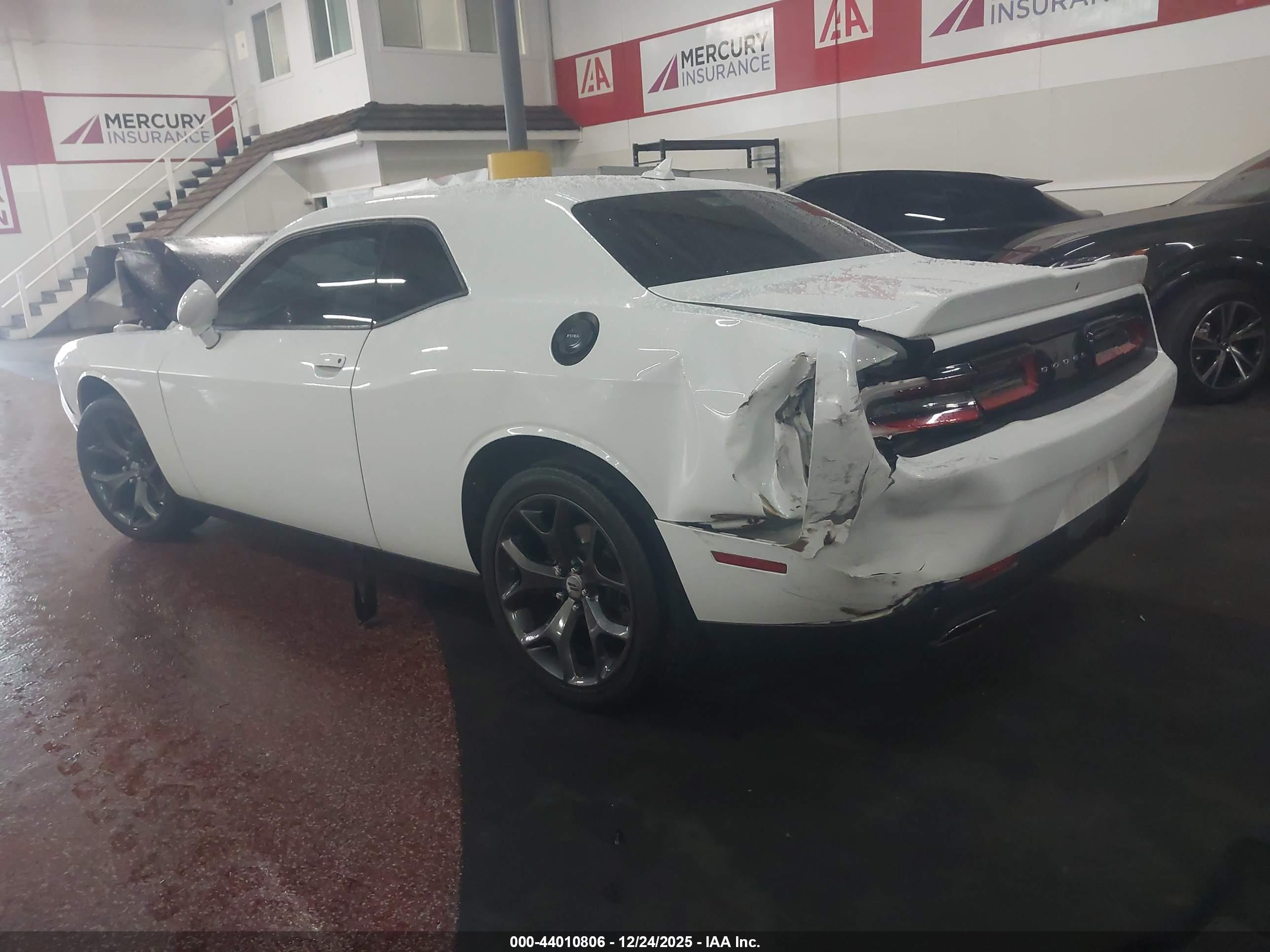 DODGE CHALLENGER image 3