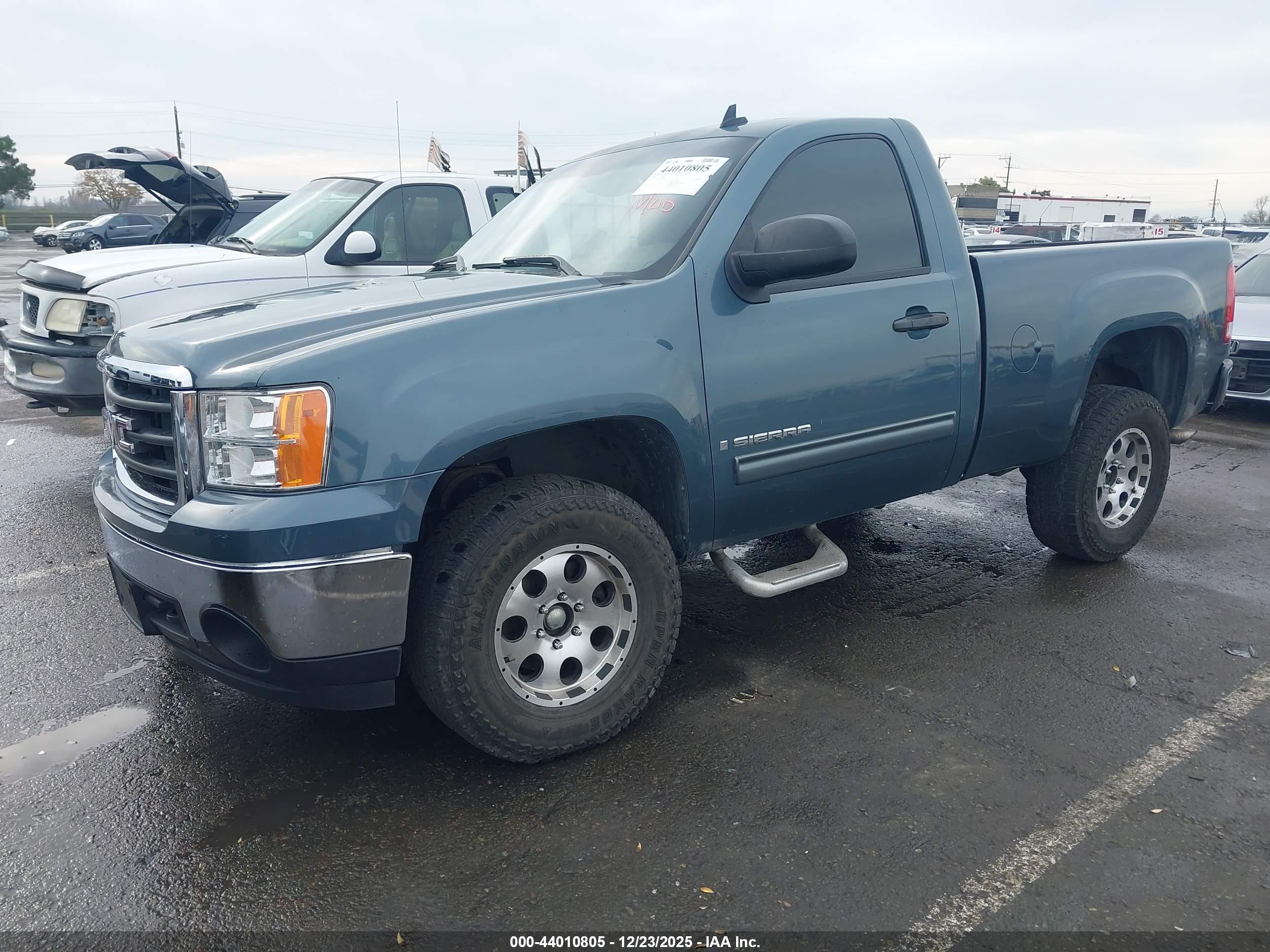 GMC SIERRA image 2