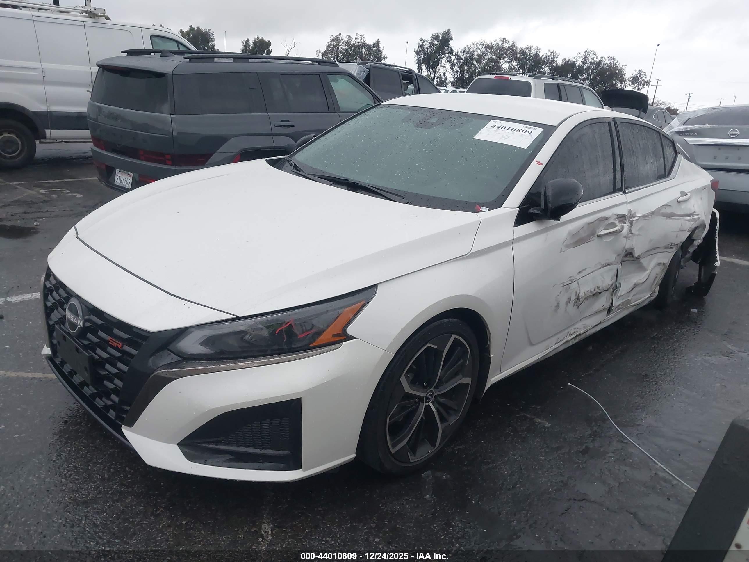 NISSAN ALTIMA image 2