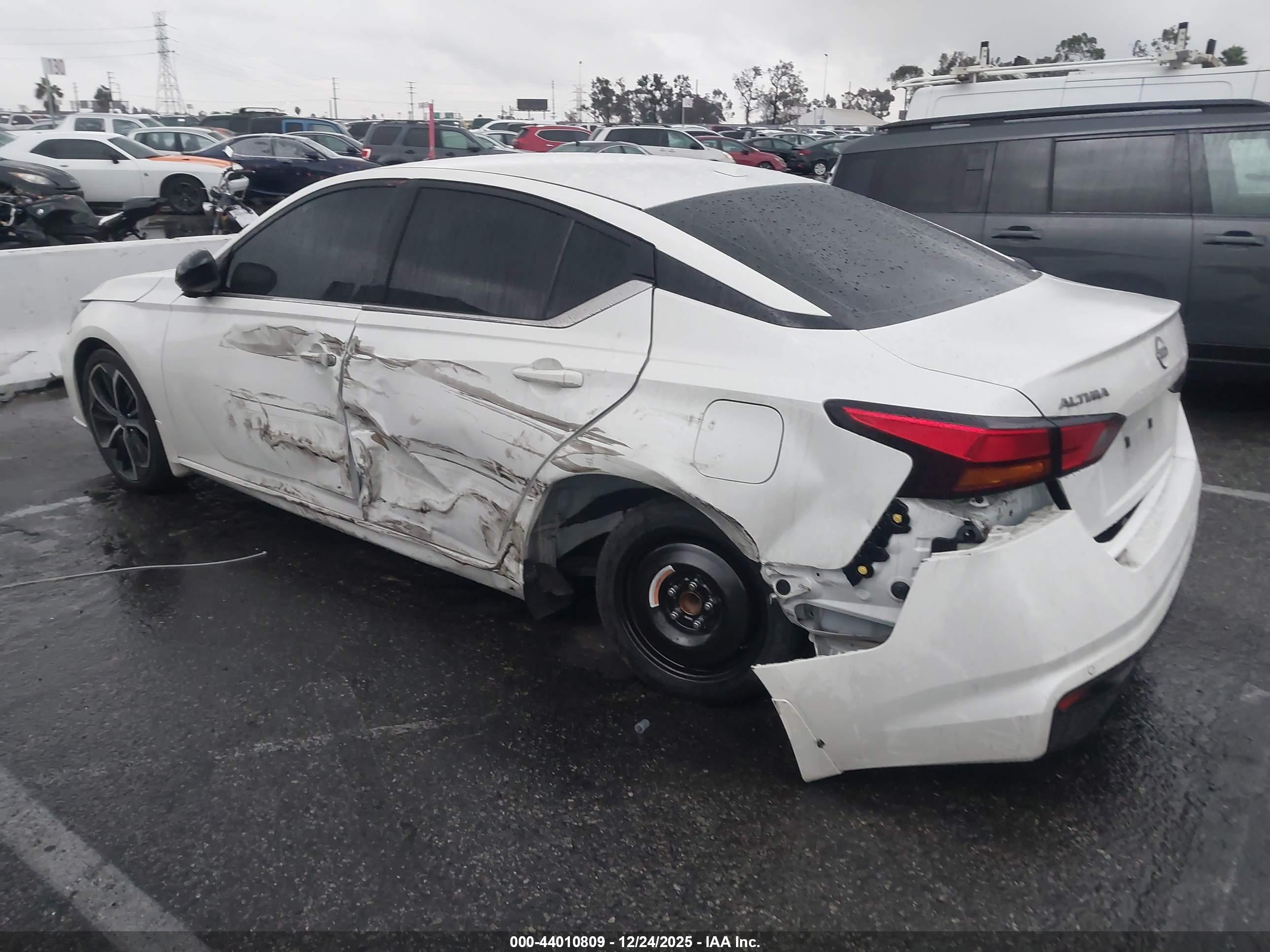 NISSAN ALTIMA image 3