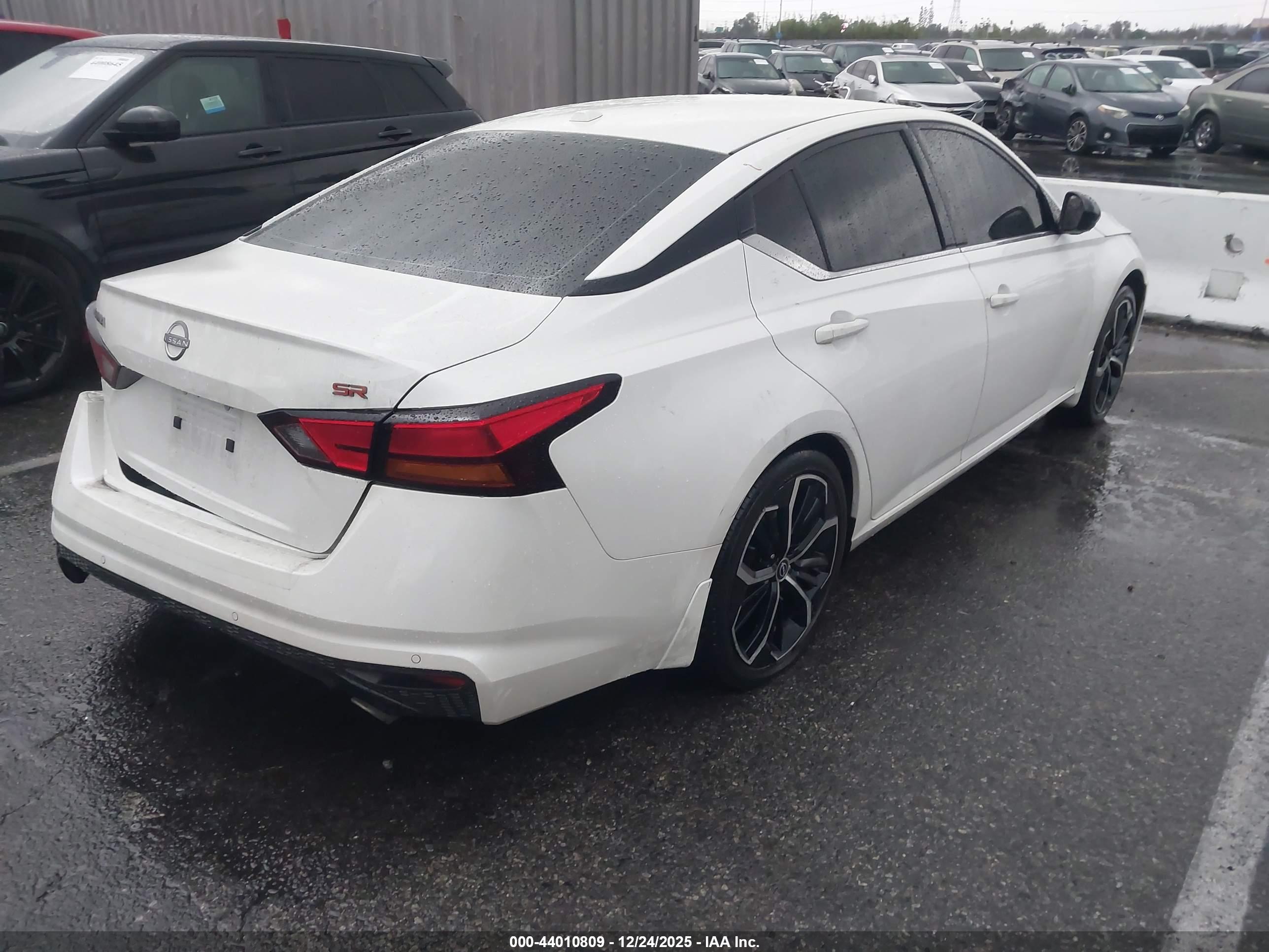 NISSAN ALTIMA image 4