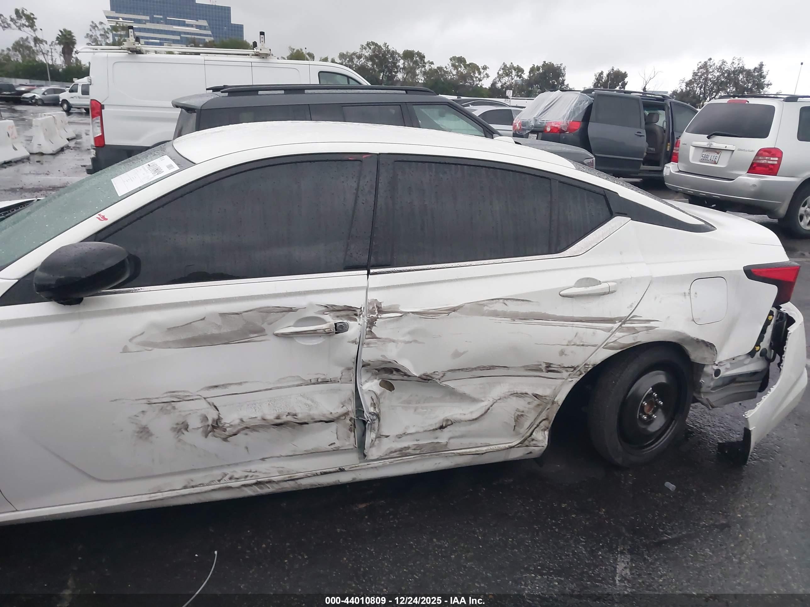 NISSAN ALTIMA image 6