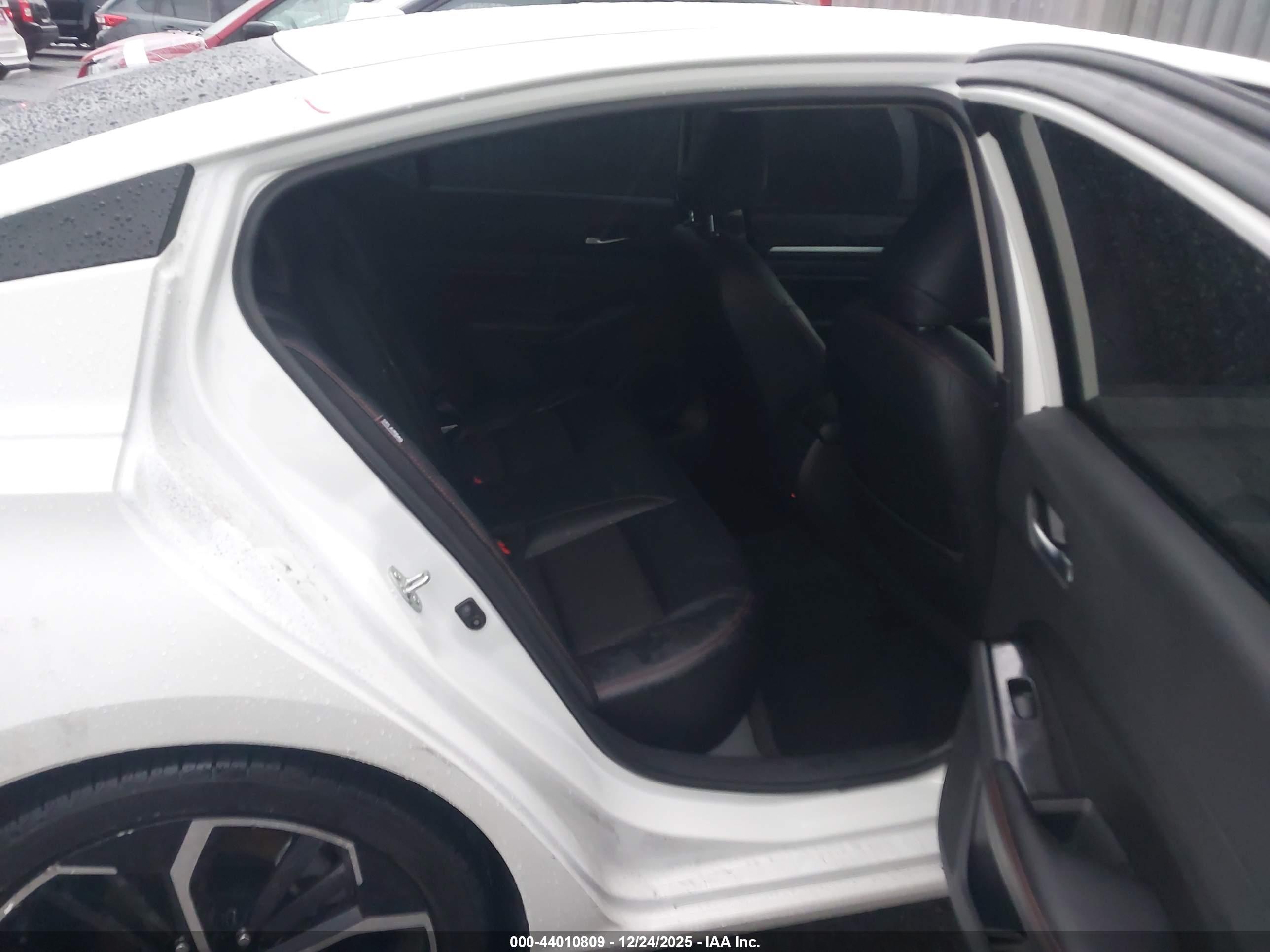 NISSAN ALTIMA image 8