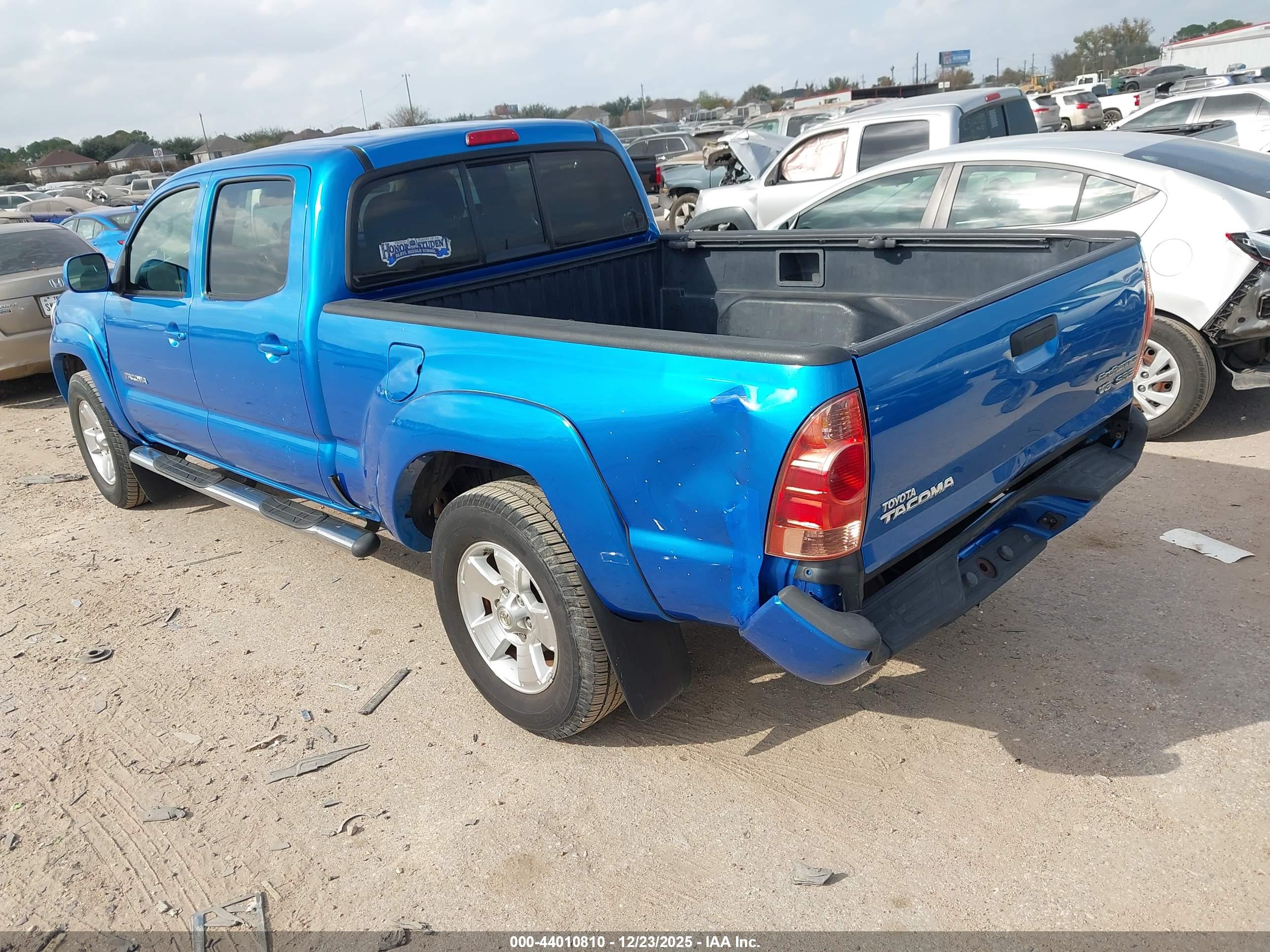 TOYOTA TACOMA image 3