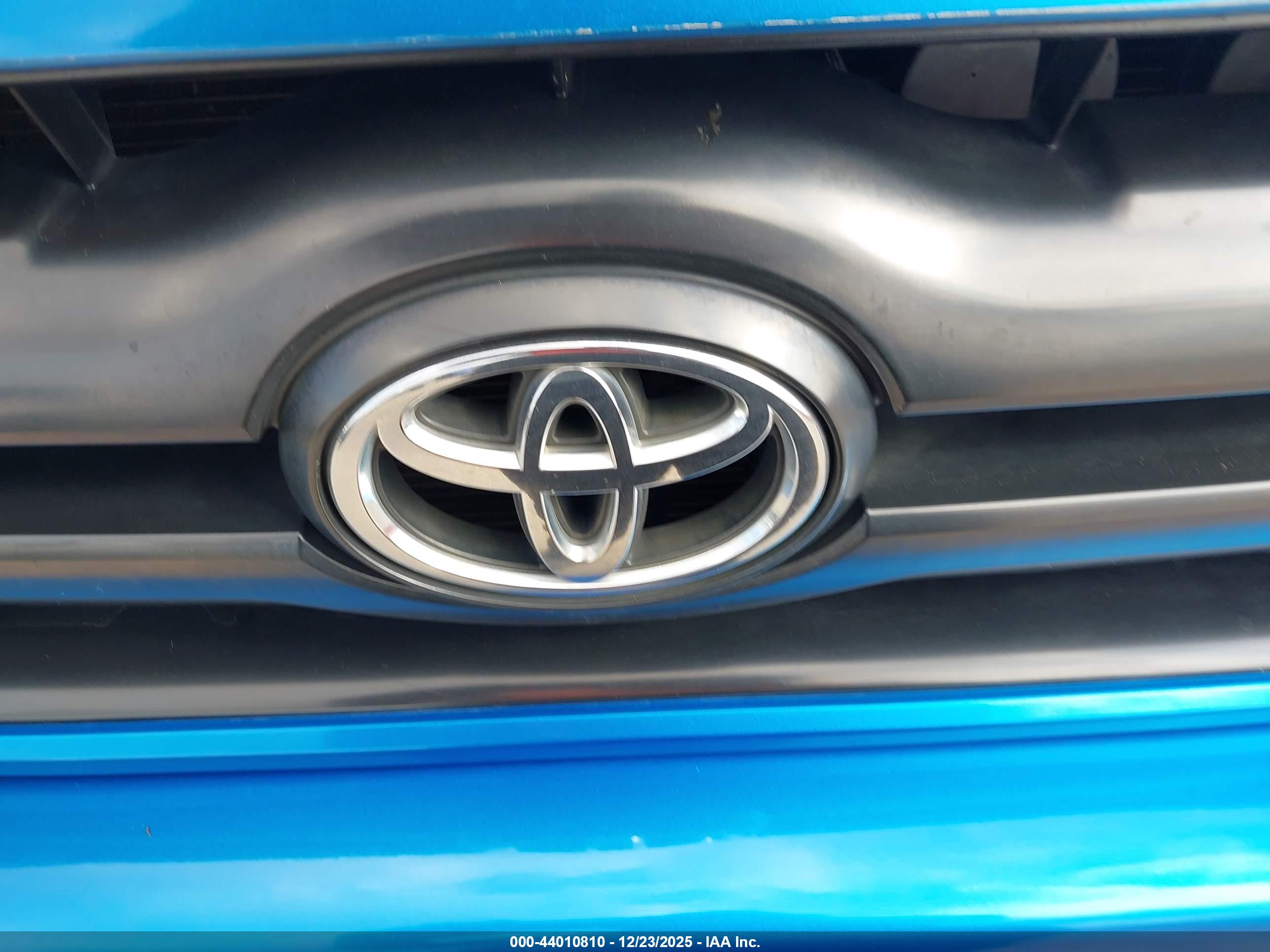TOYOTA TACOMA image 6