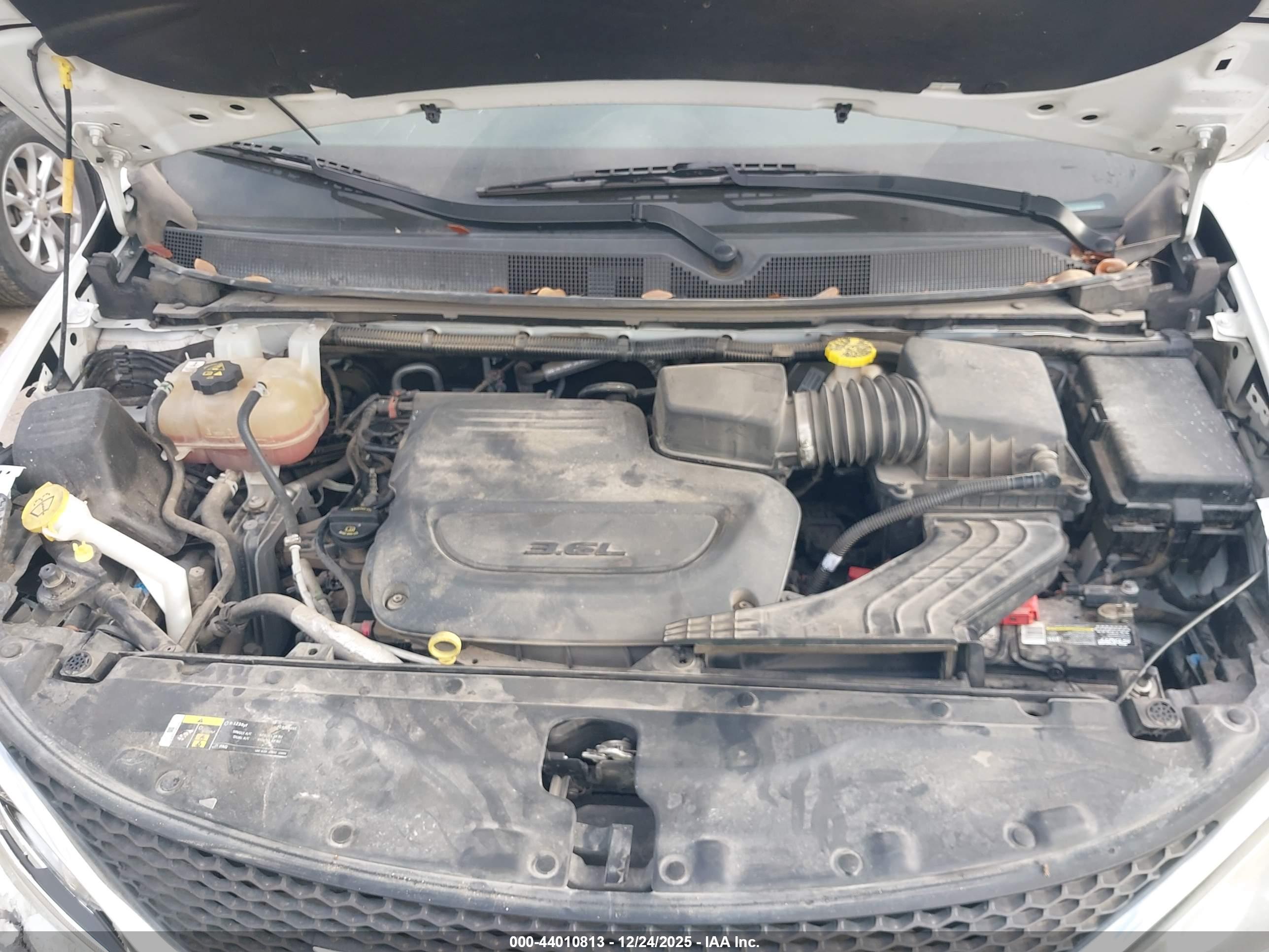 CHRYSLER PACIFICA image 10