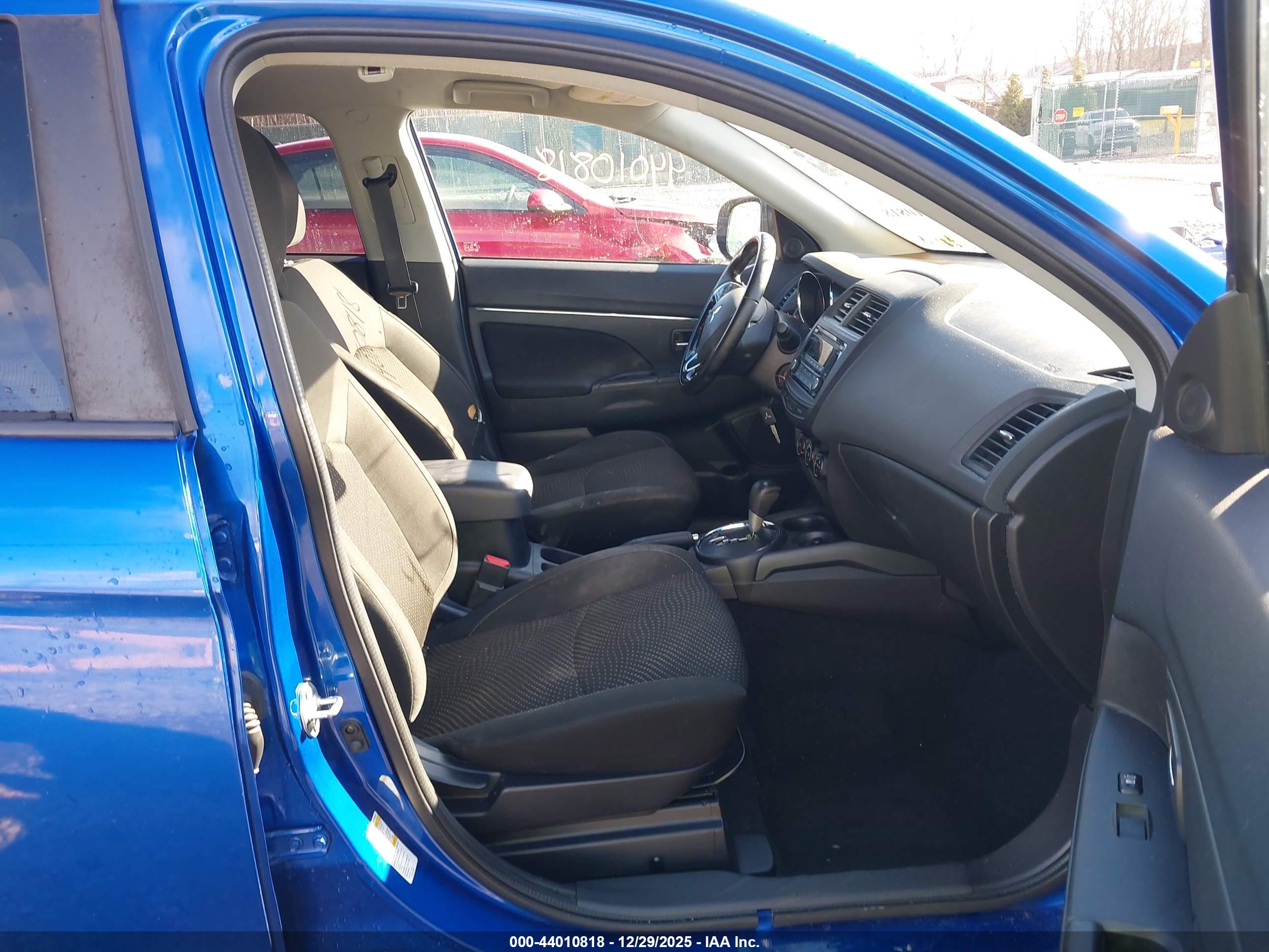 MITSUBISHI OUTLANDER image 5