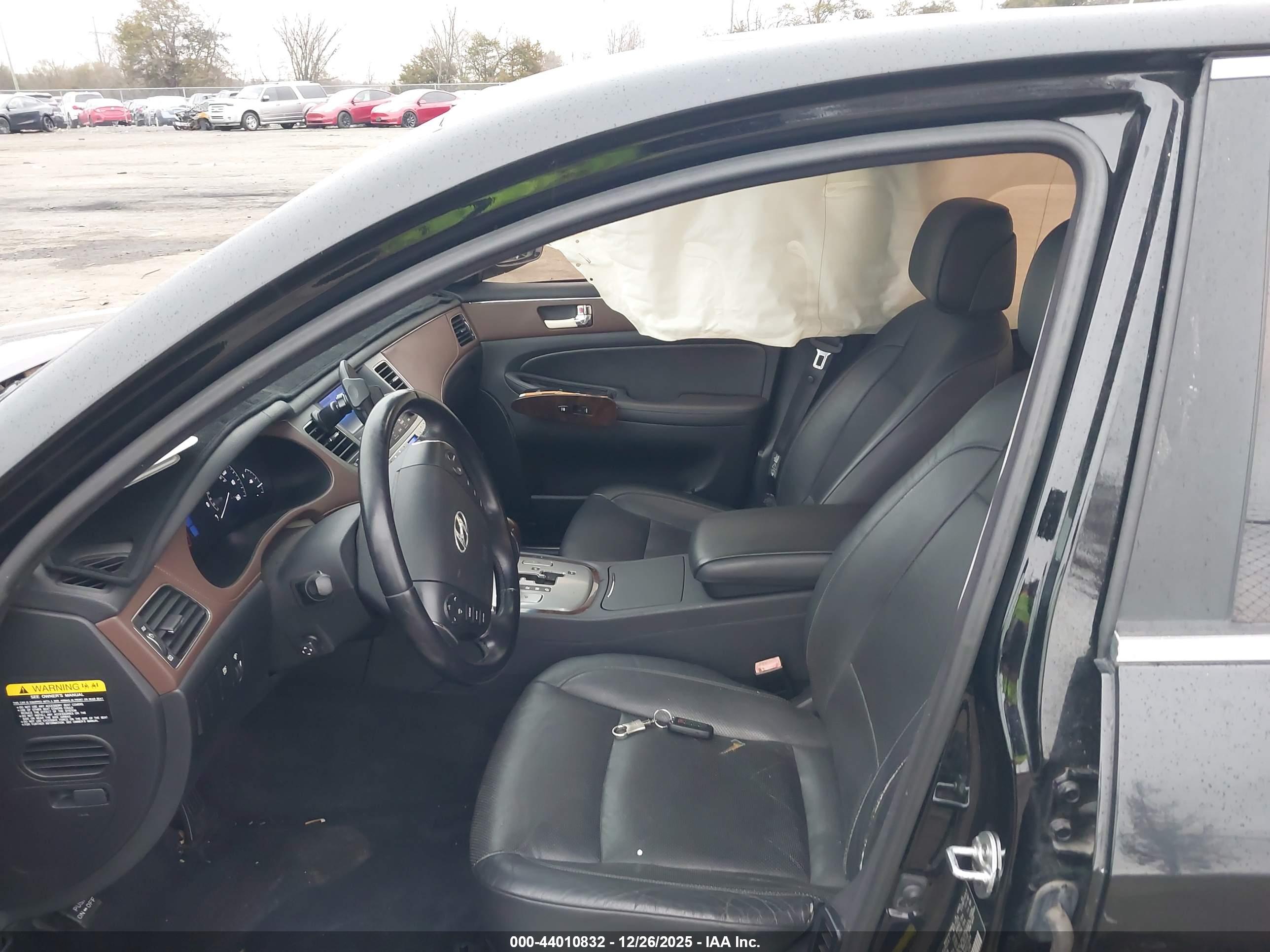HYUNDAI GENESIS image 5
