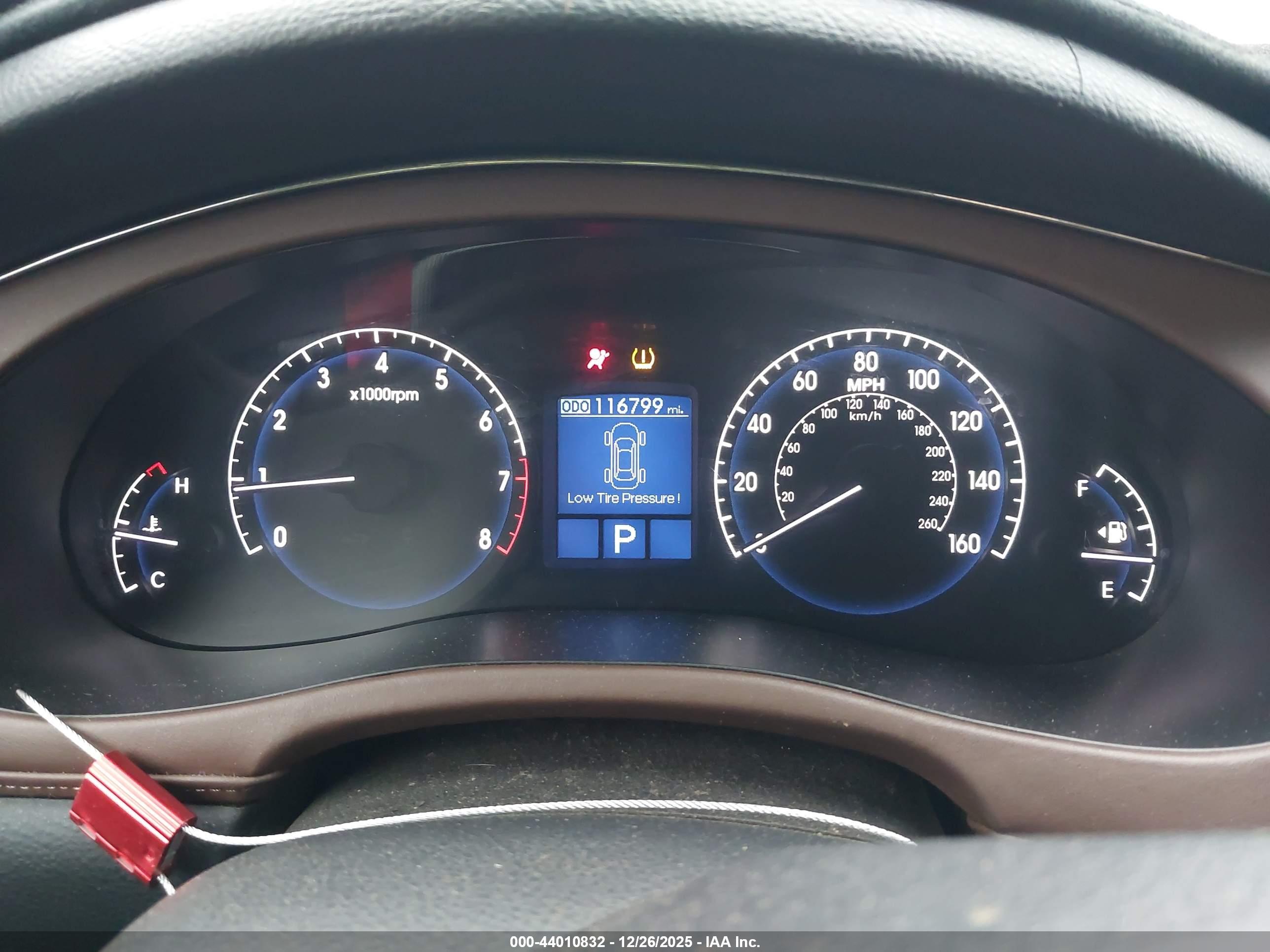 HYUNDAI GENESIS image 7