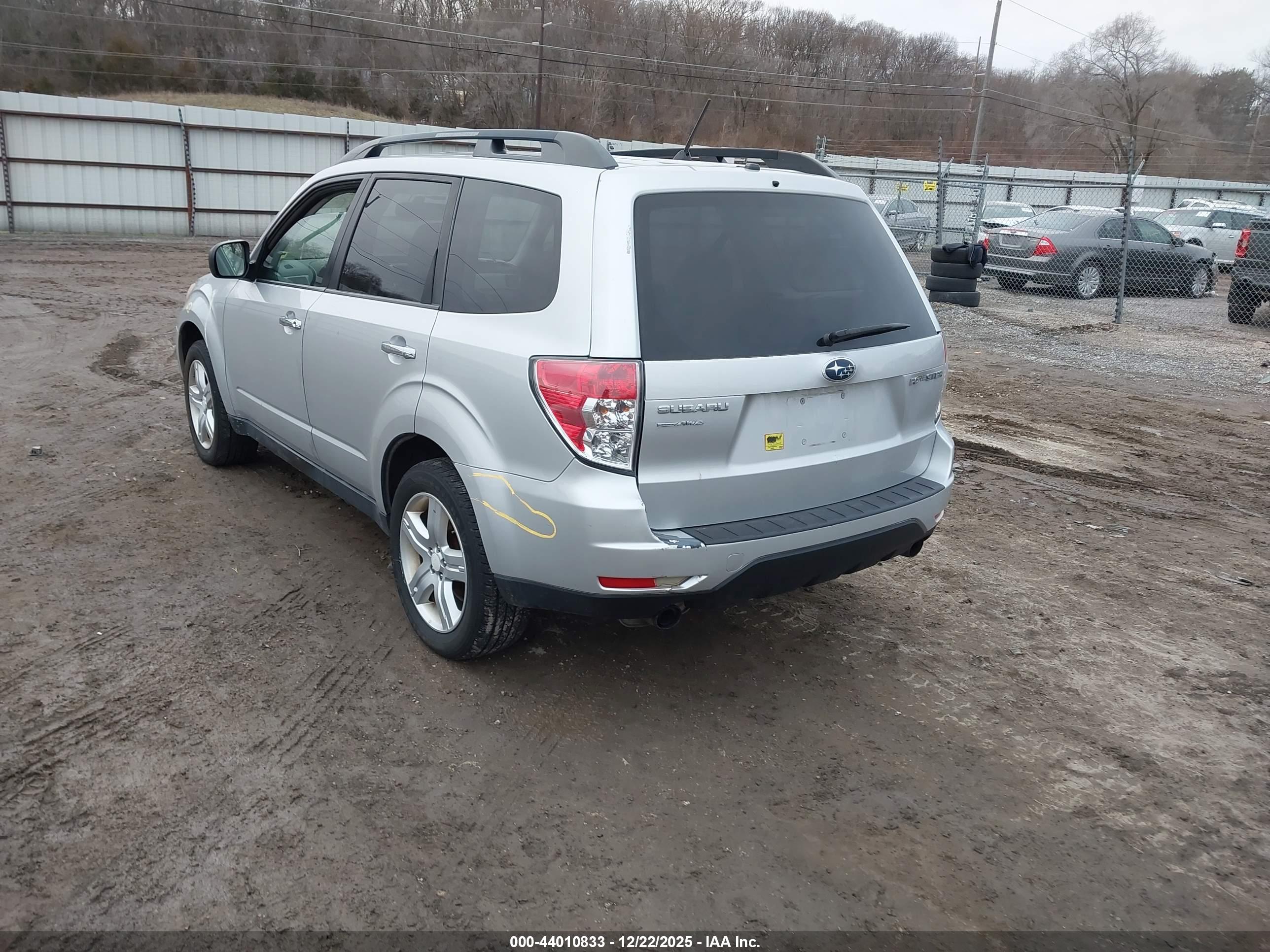 SUBARU FORESTER image 3
