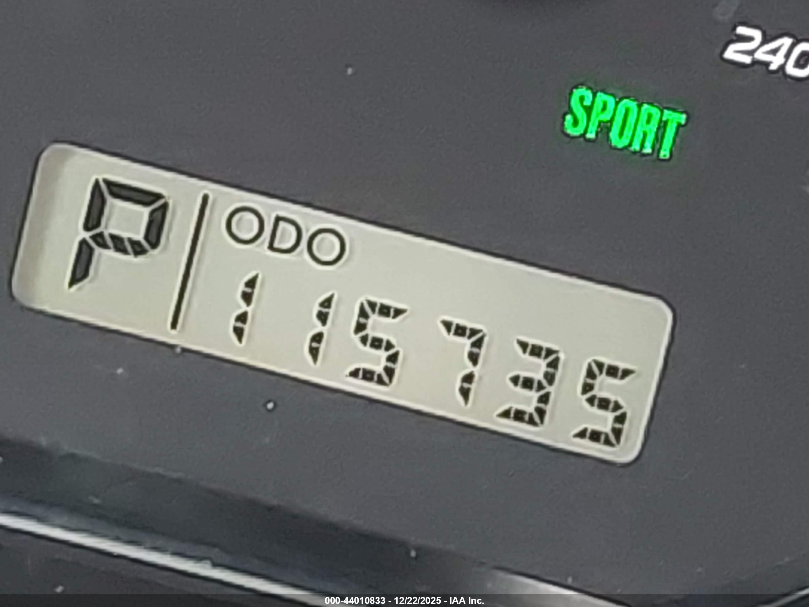 SUBARU FORESTER image 7