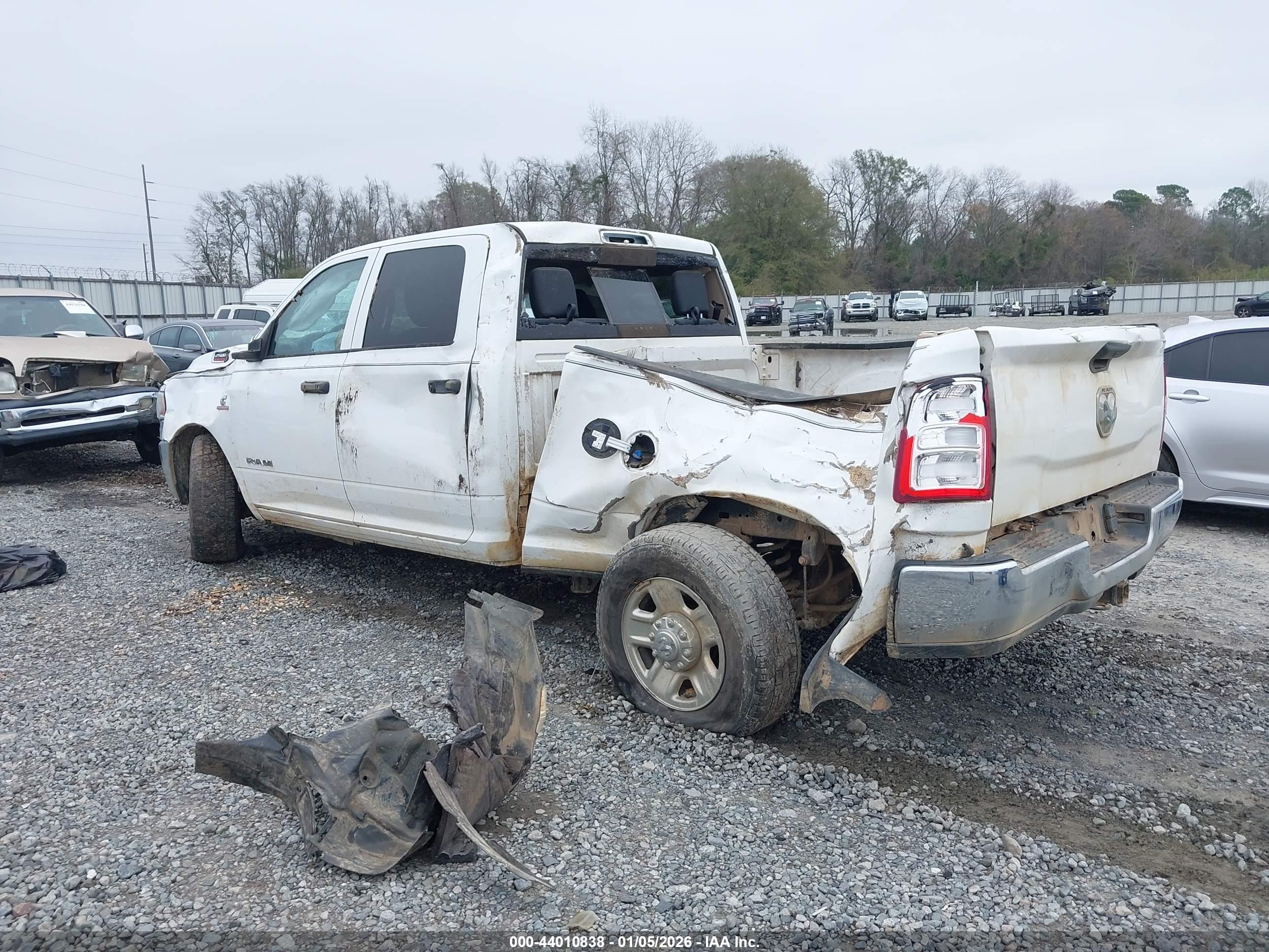 RAM 2500 image 3