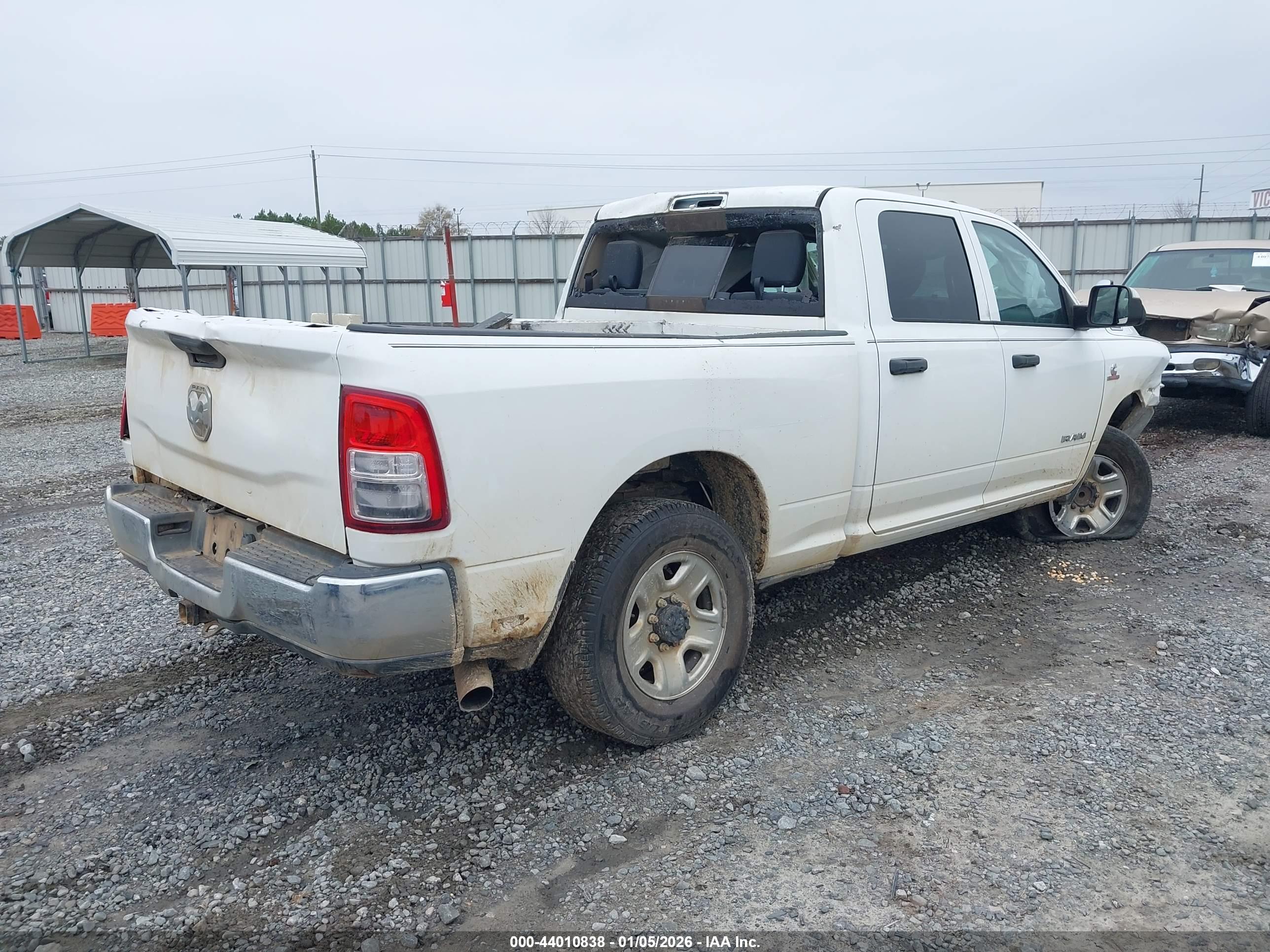 RAM 2500 image 4