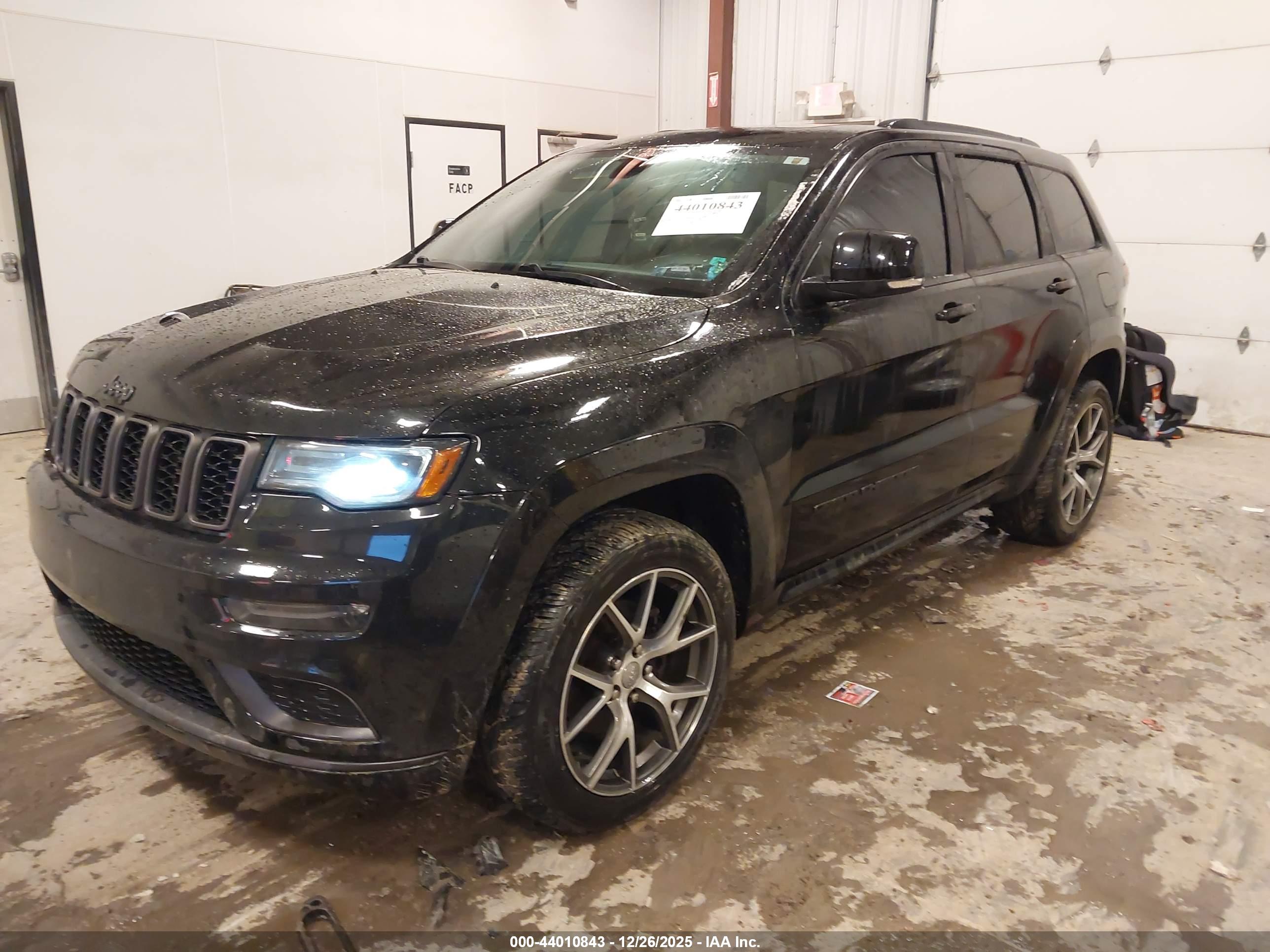 JEEP GRAND image 2