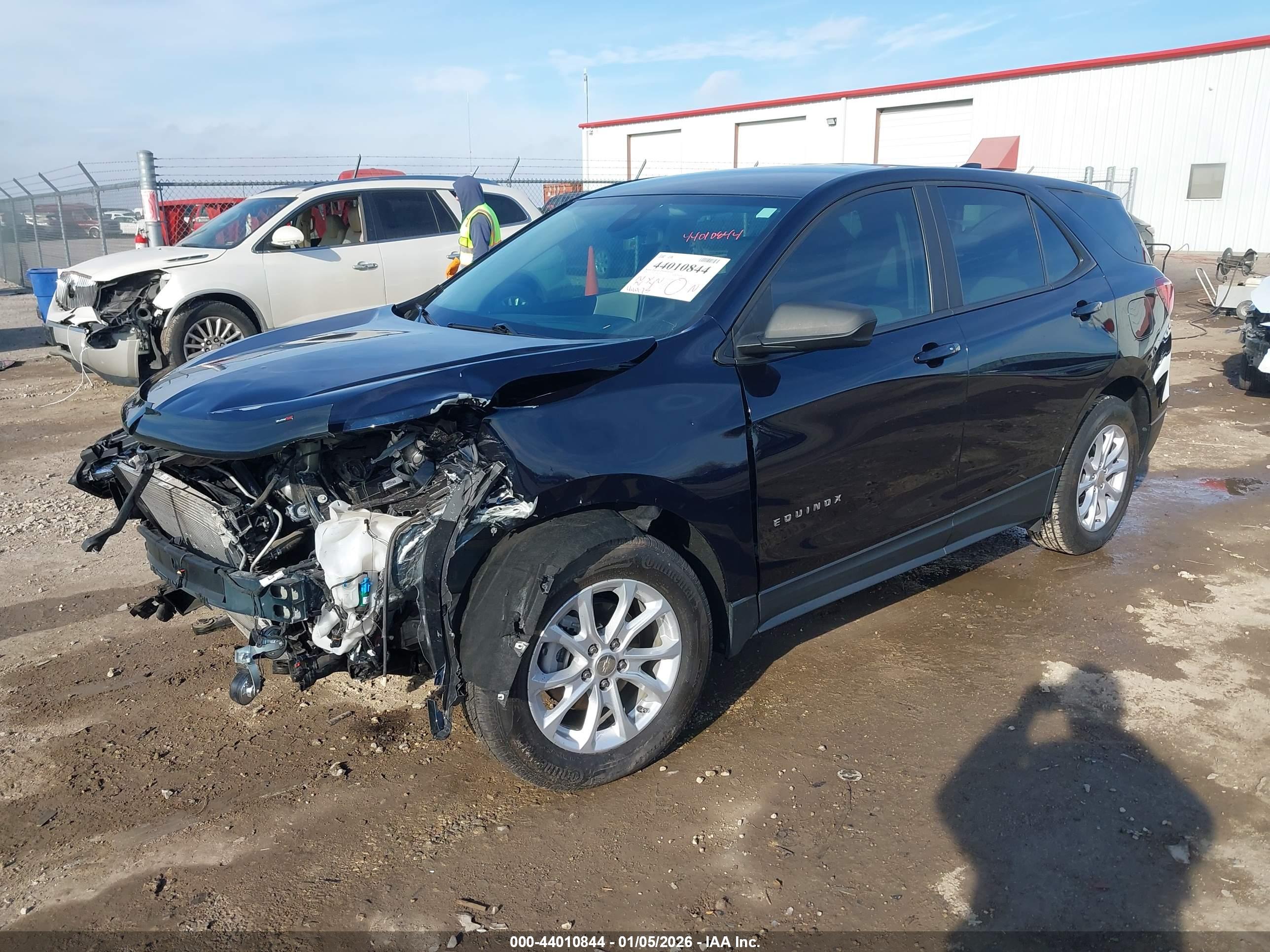 CHEVROLET EQUINOX image 2
